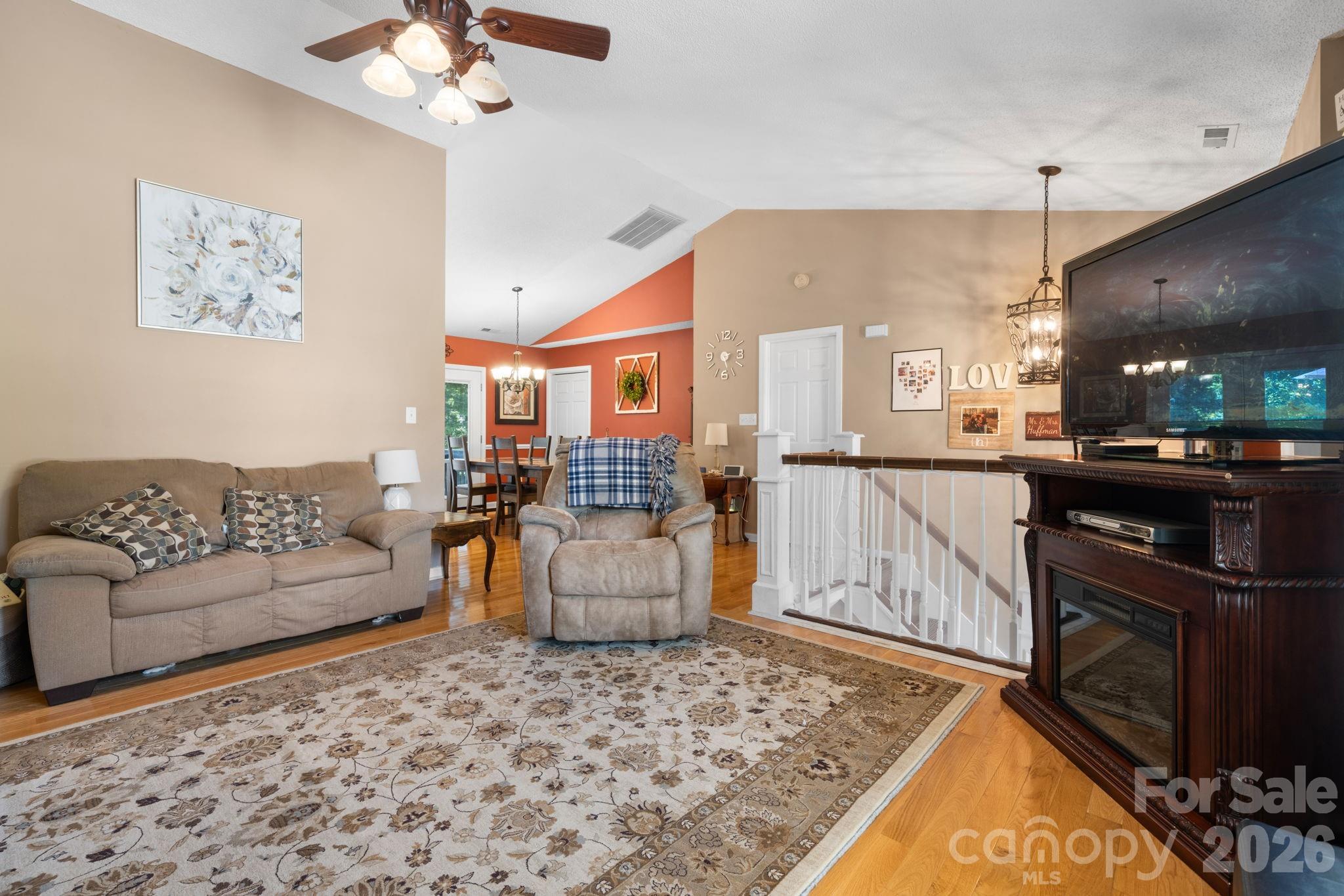 3105 Kay Street Property Photo 8