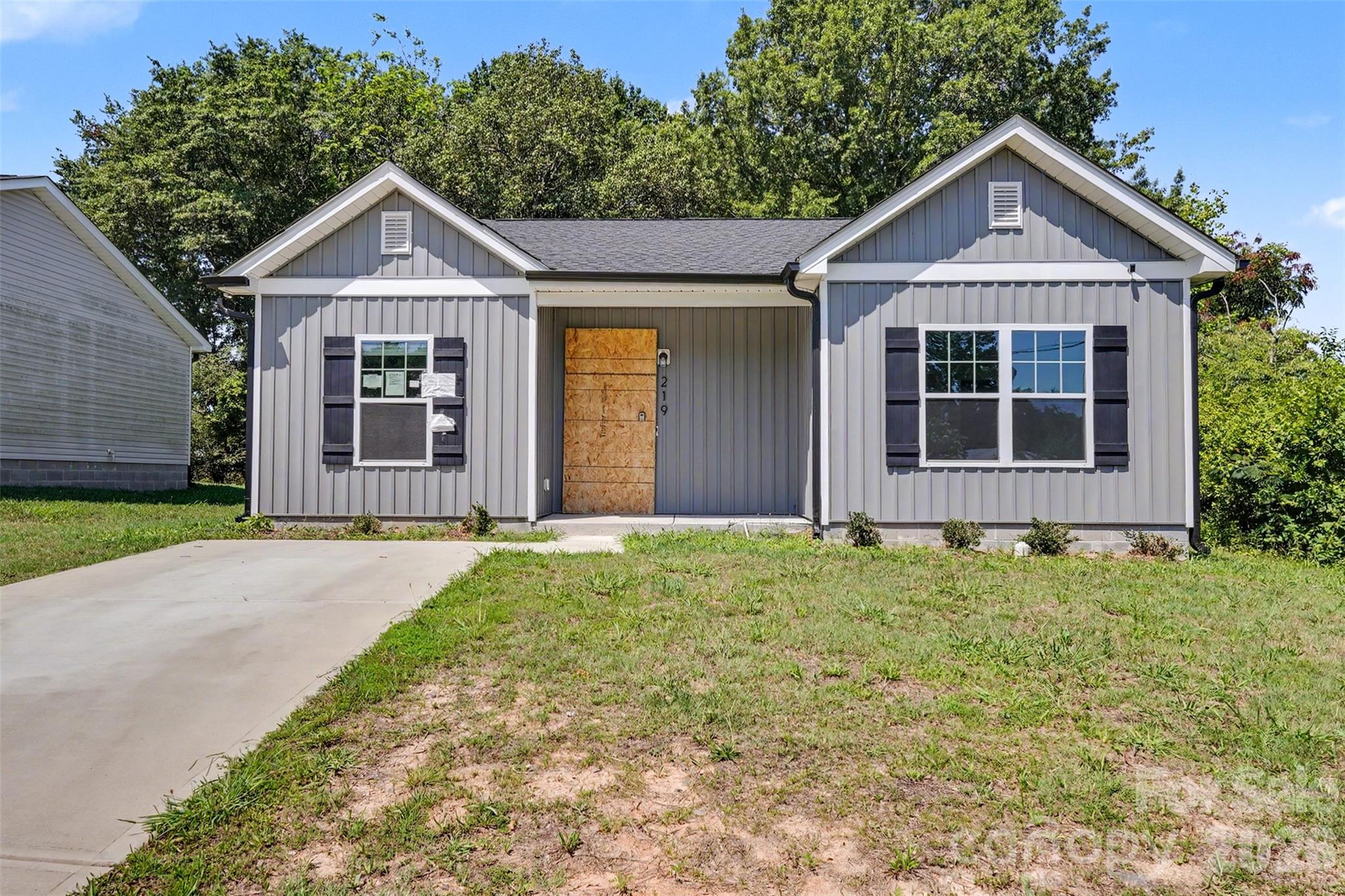 219 N Scruggs Street Property Photo 2