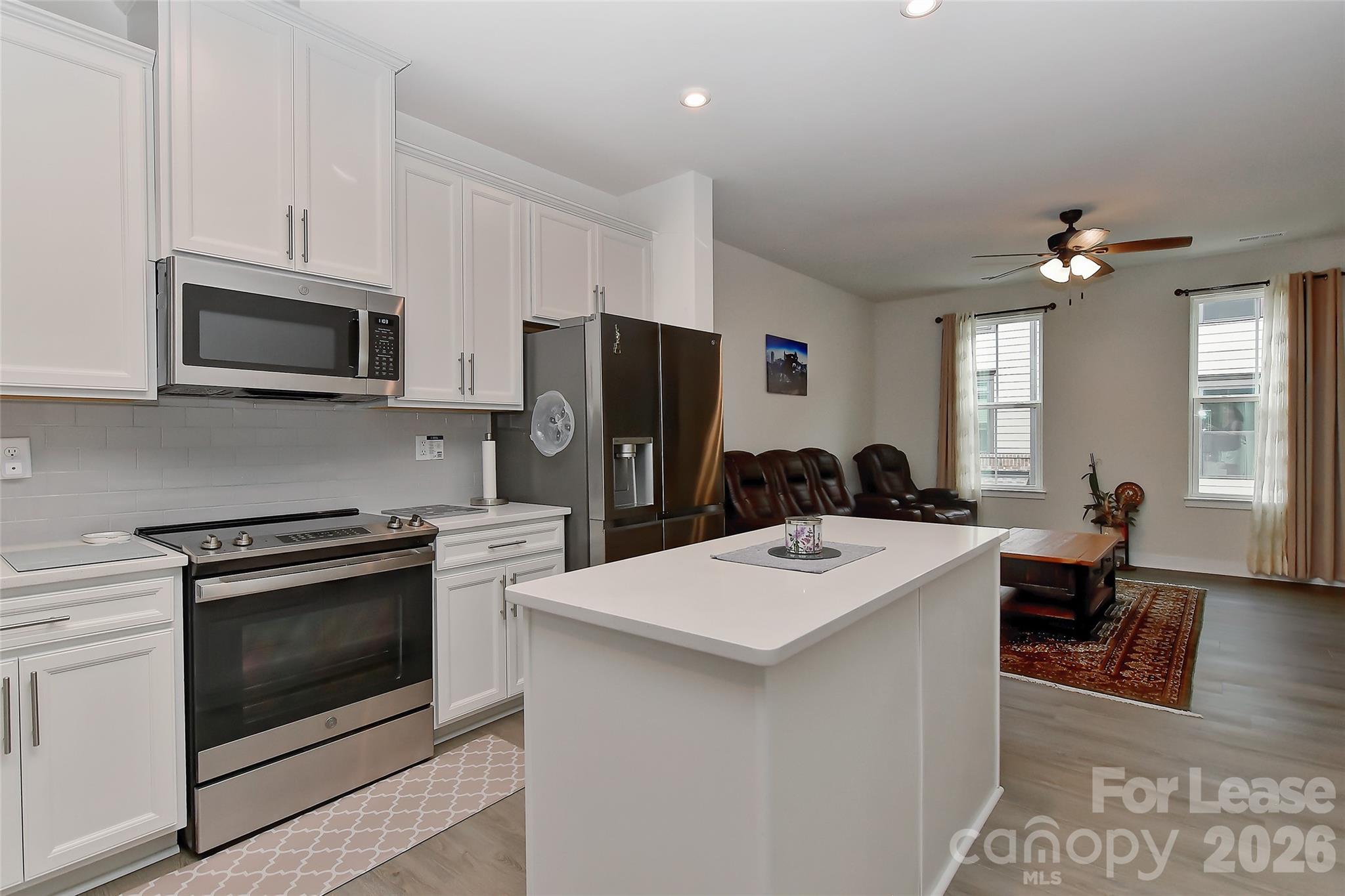 421 Spearfield Lane Property Photo 3