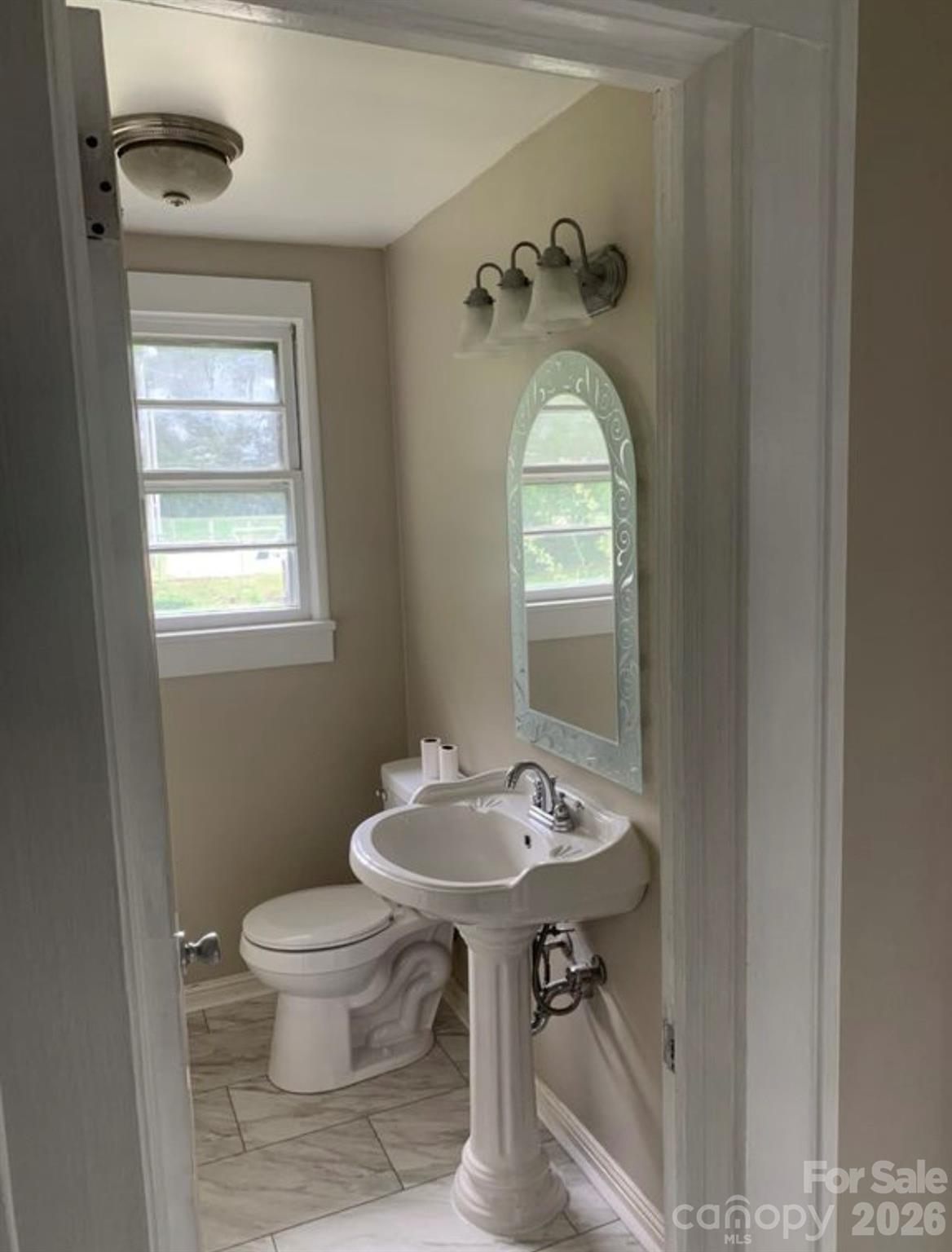 907 Maple Avenue Property Photo 9