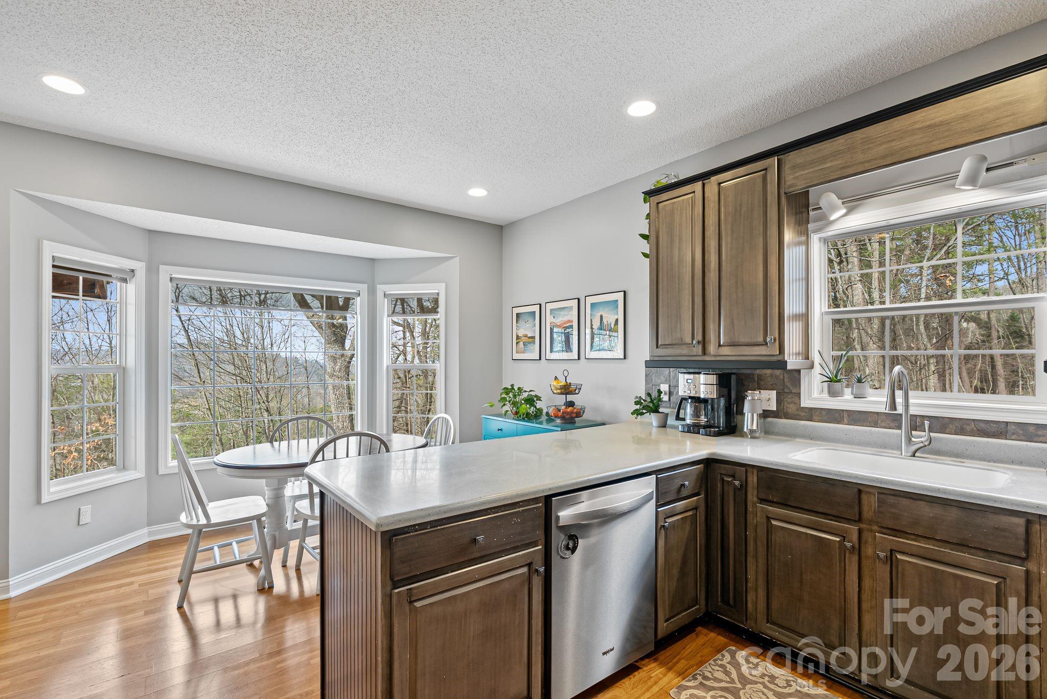 505 Kings Ridge Property Photo 6