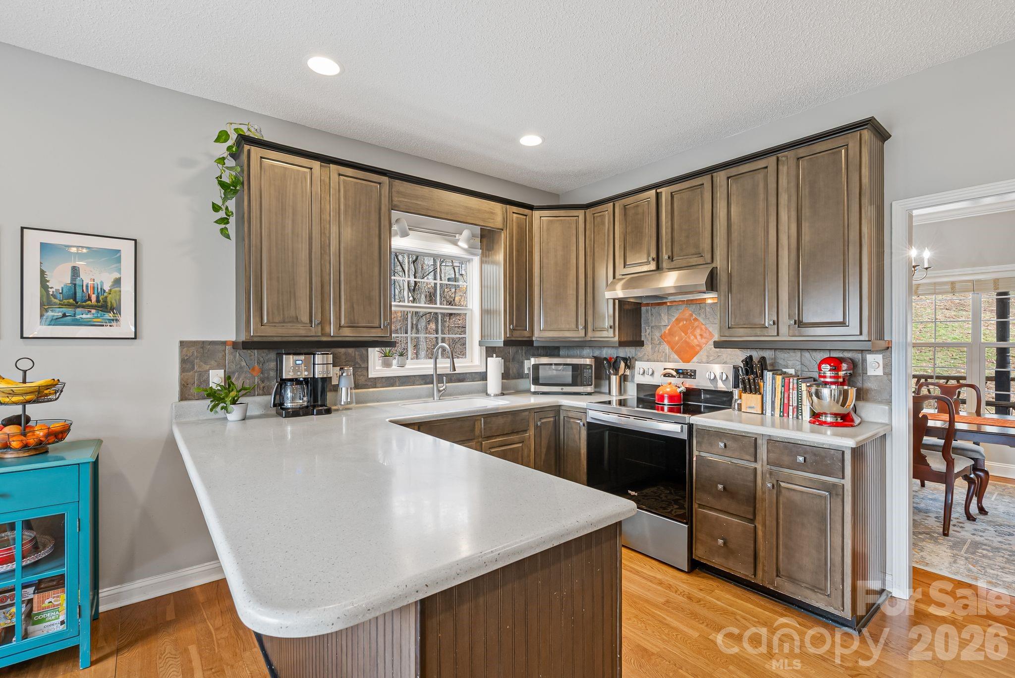 505 Kings Ridge Property Photo 8
