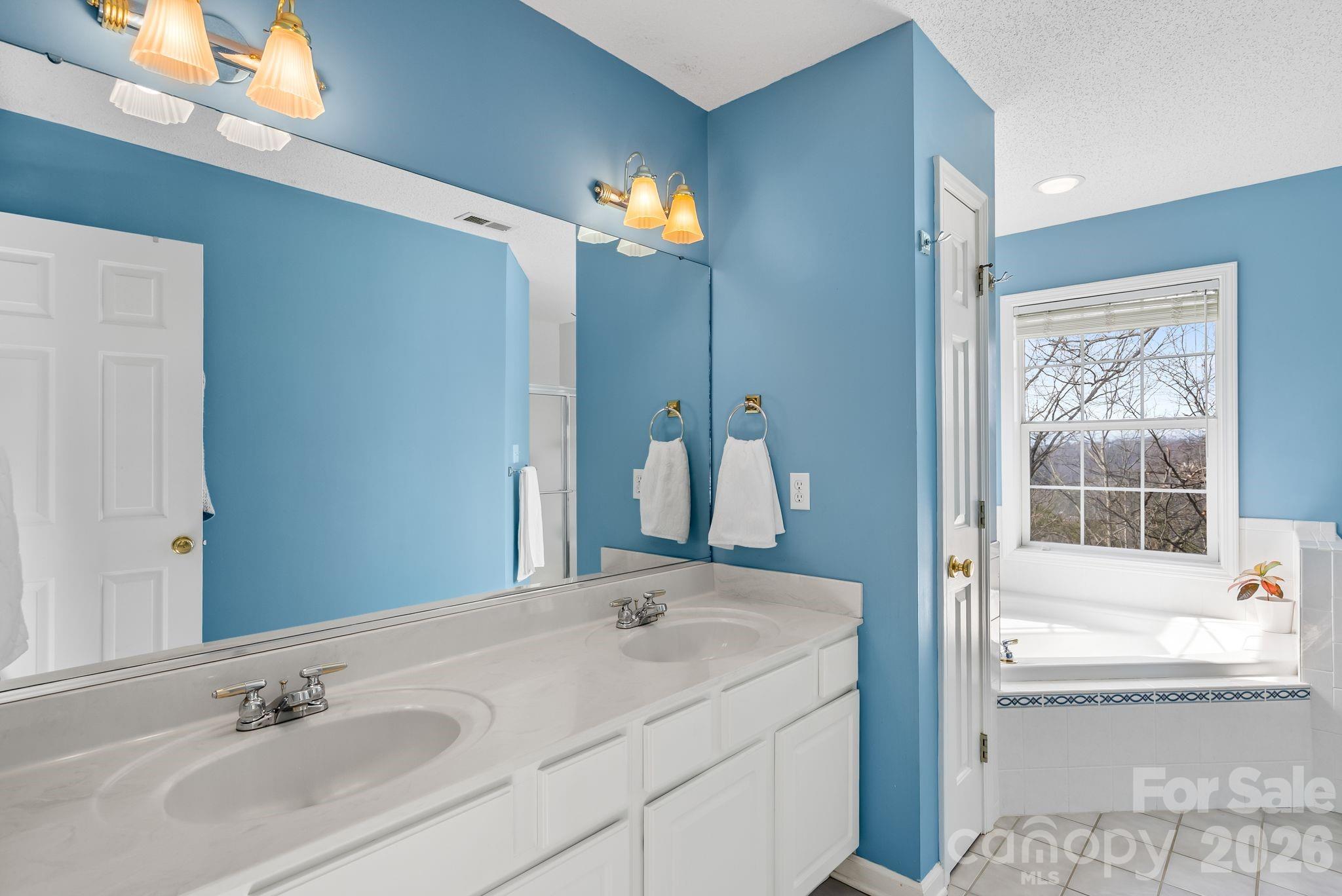 505 Kings Ridge Property Photo 20