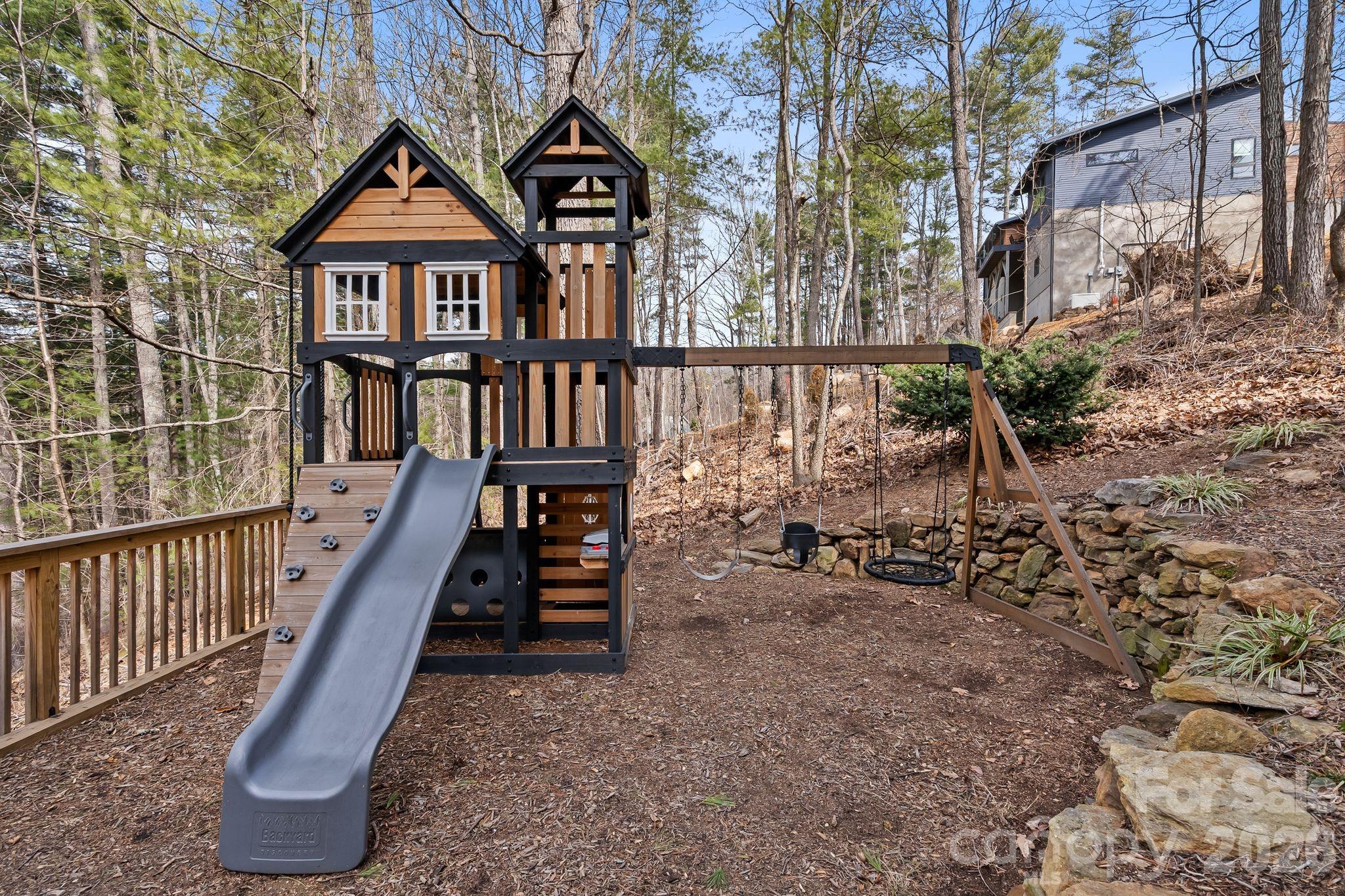 505 Kings Ridge Property Photo 36