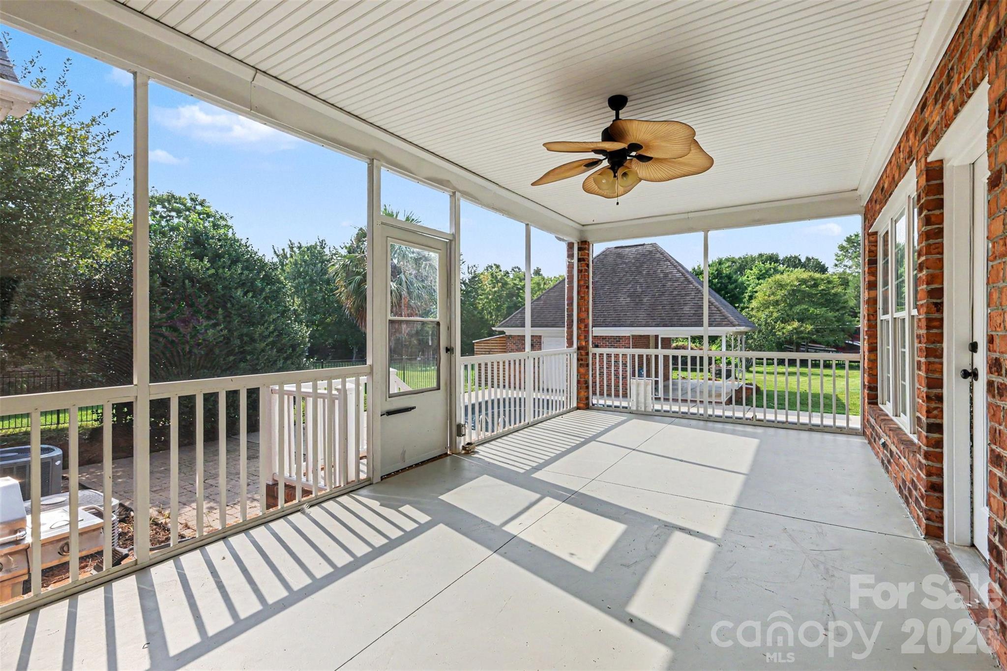 1004 Creekwalk Drive Property Photo 36