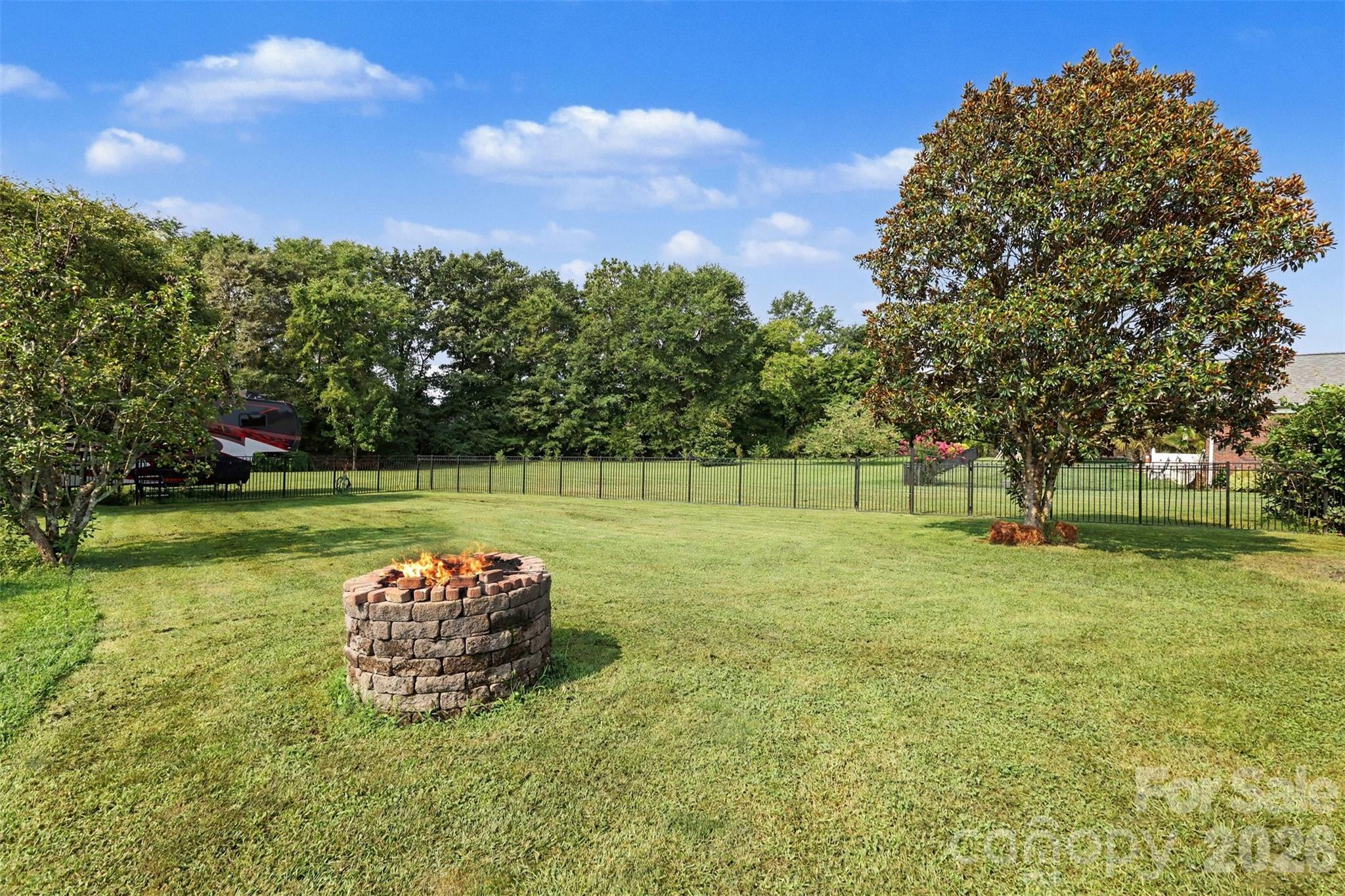 1004 Creekwalk Drive Property Photo 44