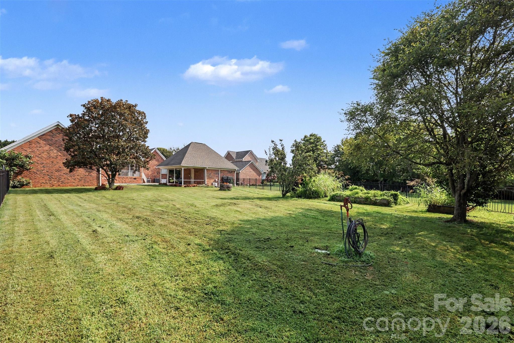 1004 Creekwalk Drive Property Photo 45
