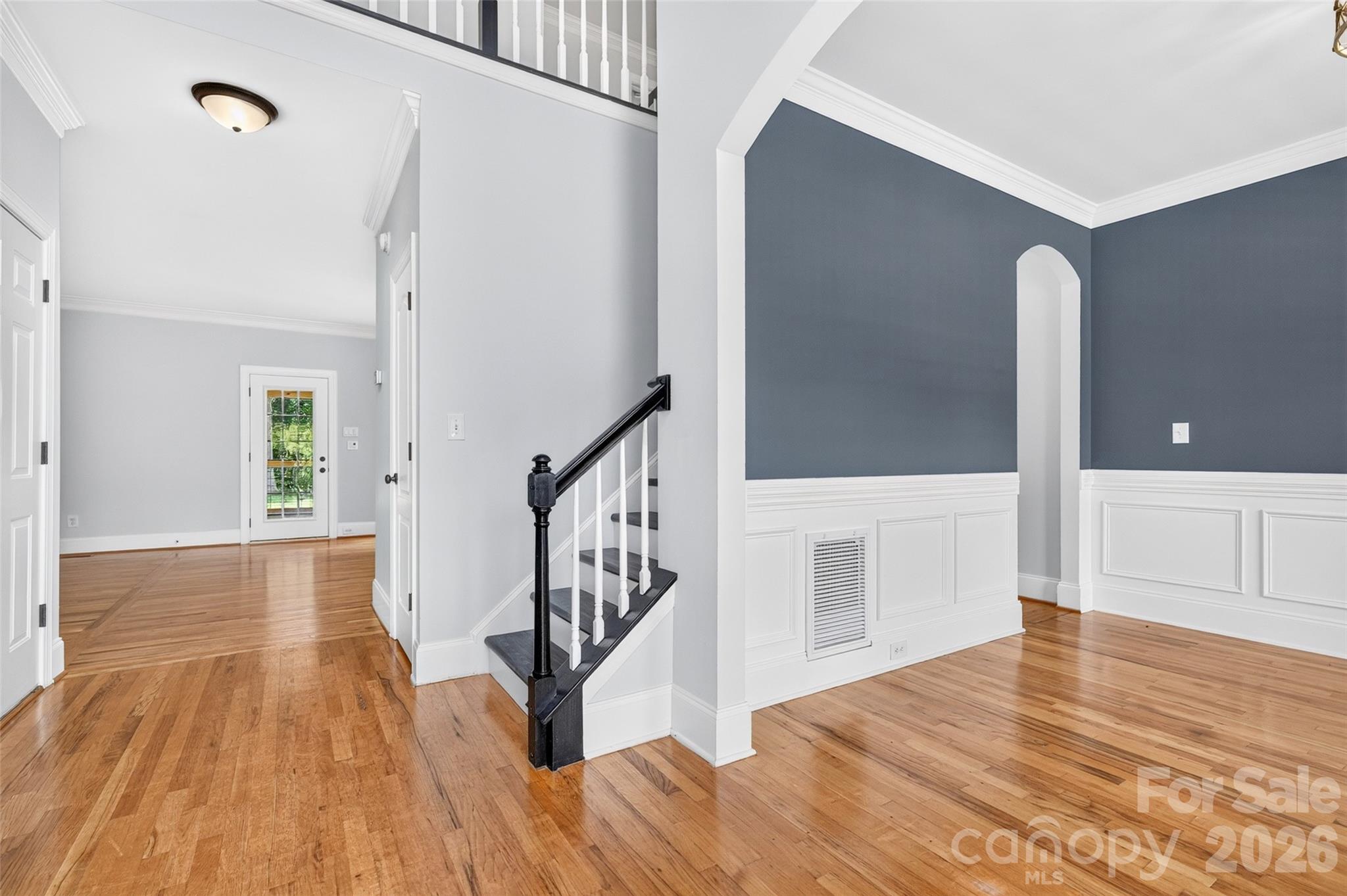 6208 Neptune Drive Property Photo 4