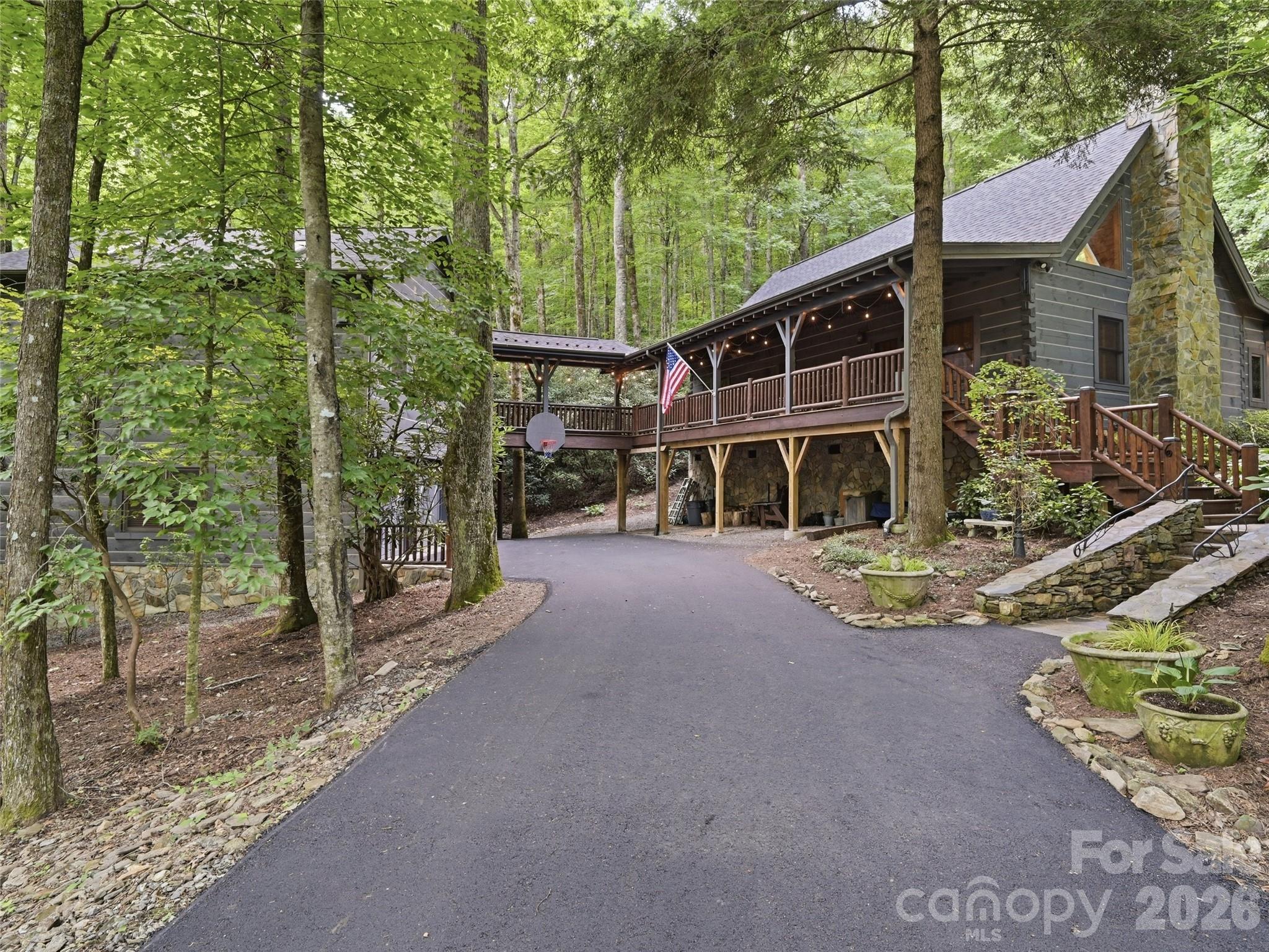 6 Laurel Branch Drive Property Photo 3