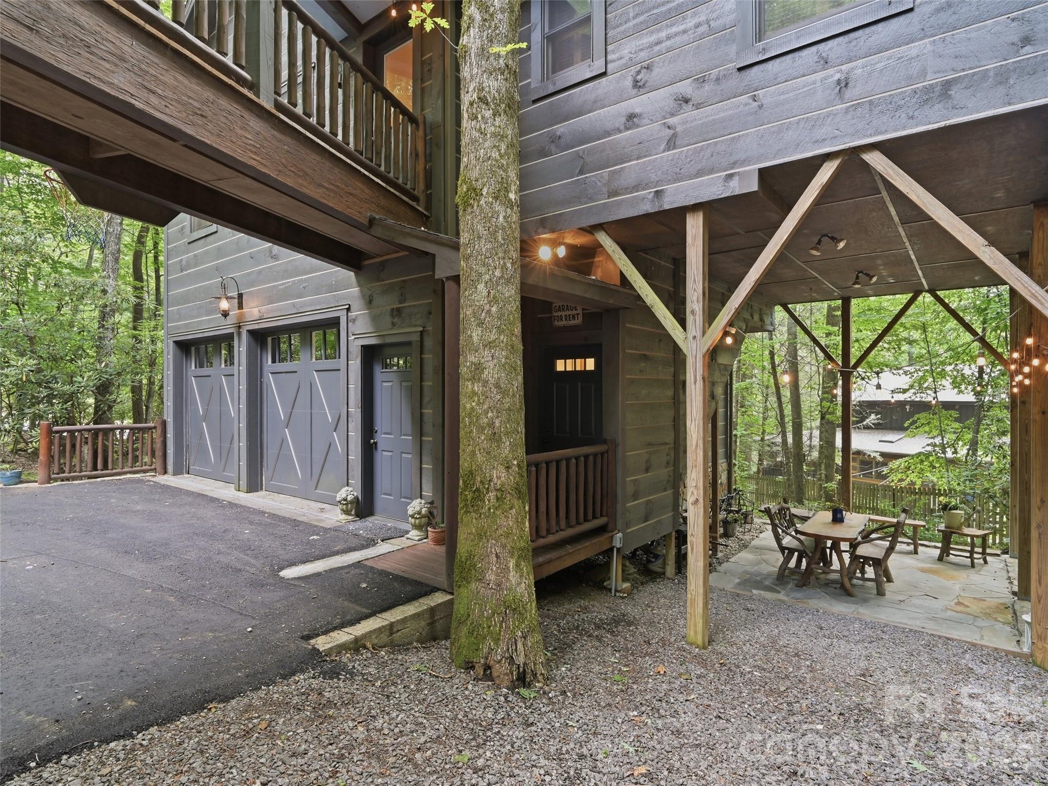 6 Laurel Branch Drive Property Photo 11