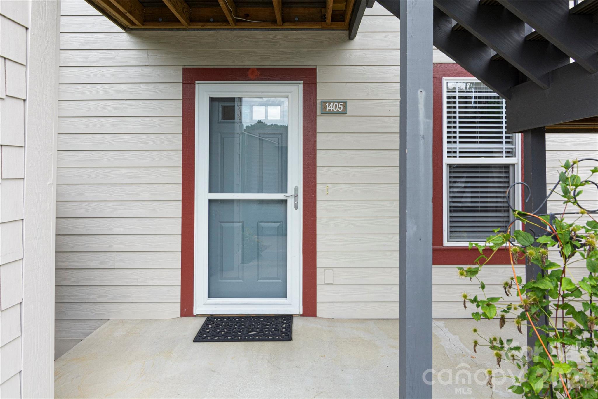 1405 Deermouse Way Property Photo 4