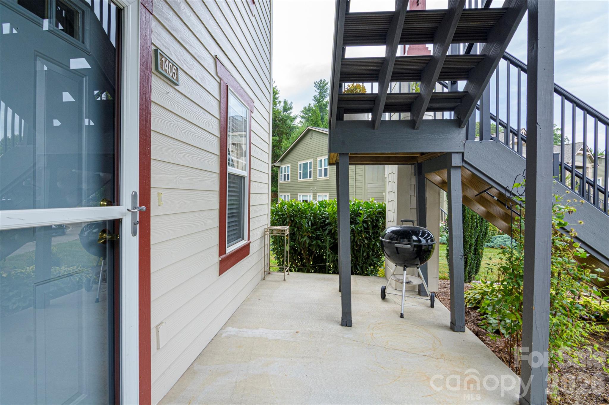1405 Deermouse Way Property Photo 5