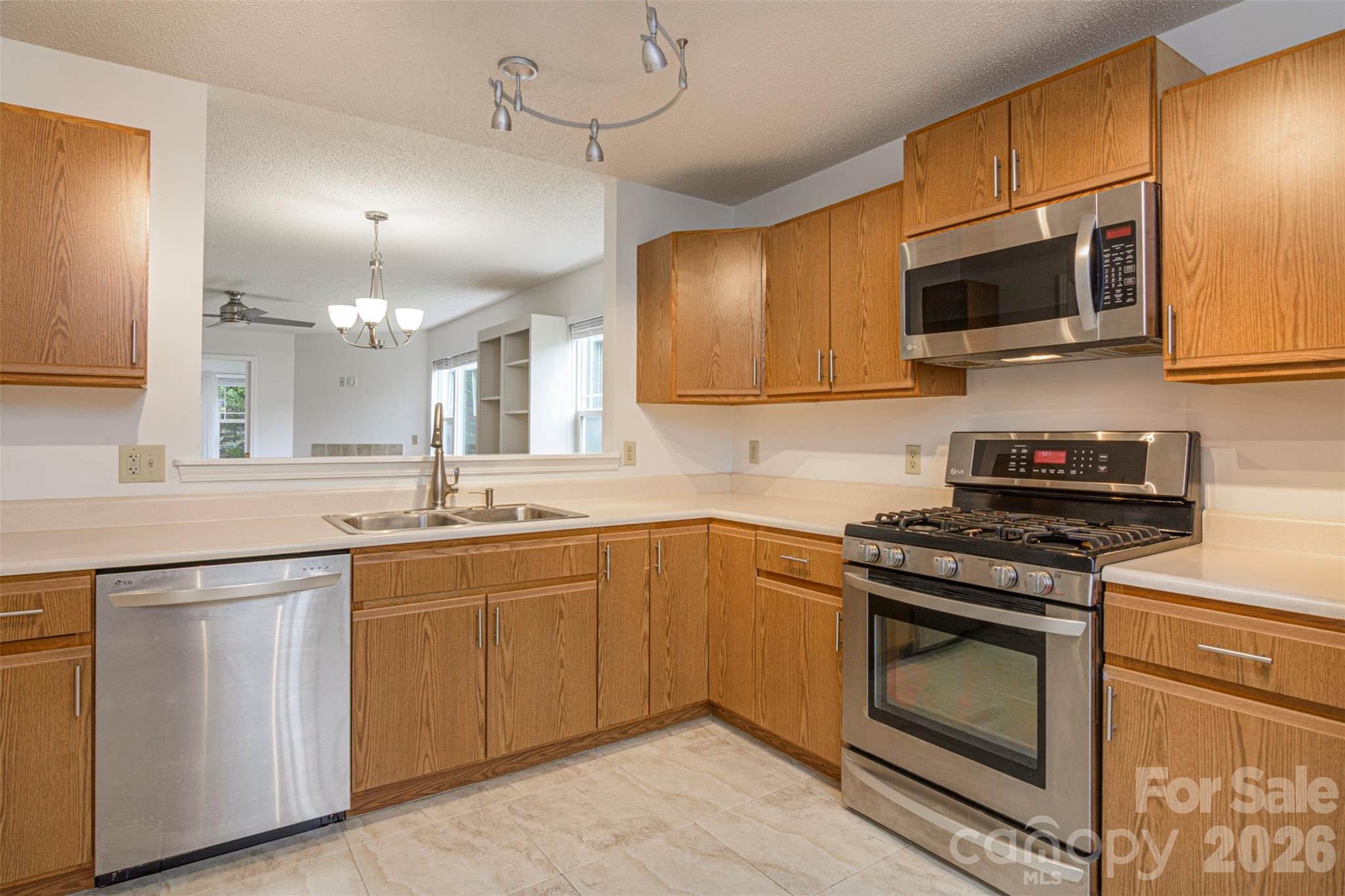 1405 Deermouse Way Property Photo 7