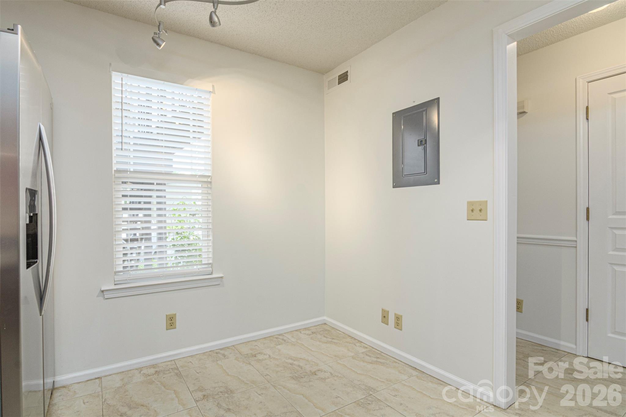 1405 Deermouse Way Property Photo 11