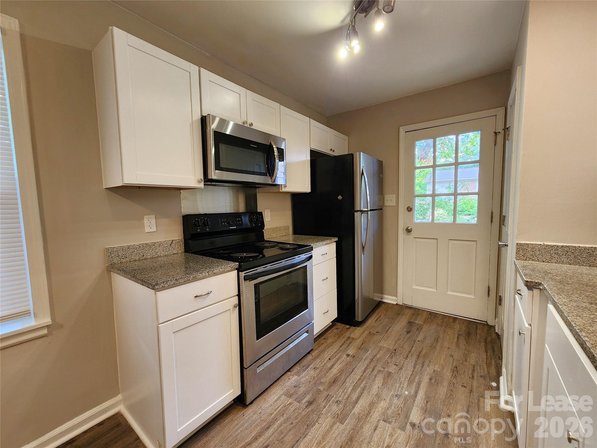 1531 E Liberty Street Property Photo 4