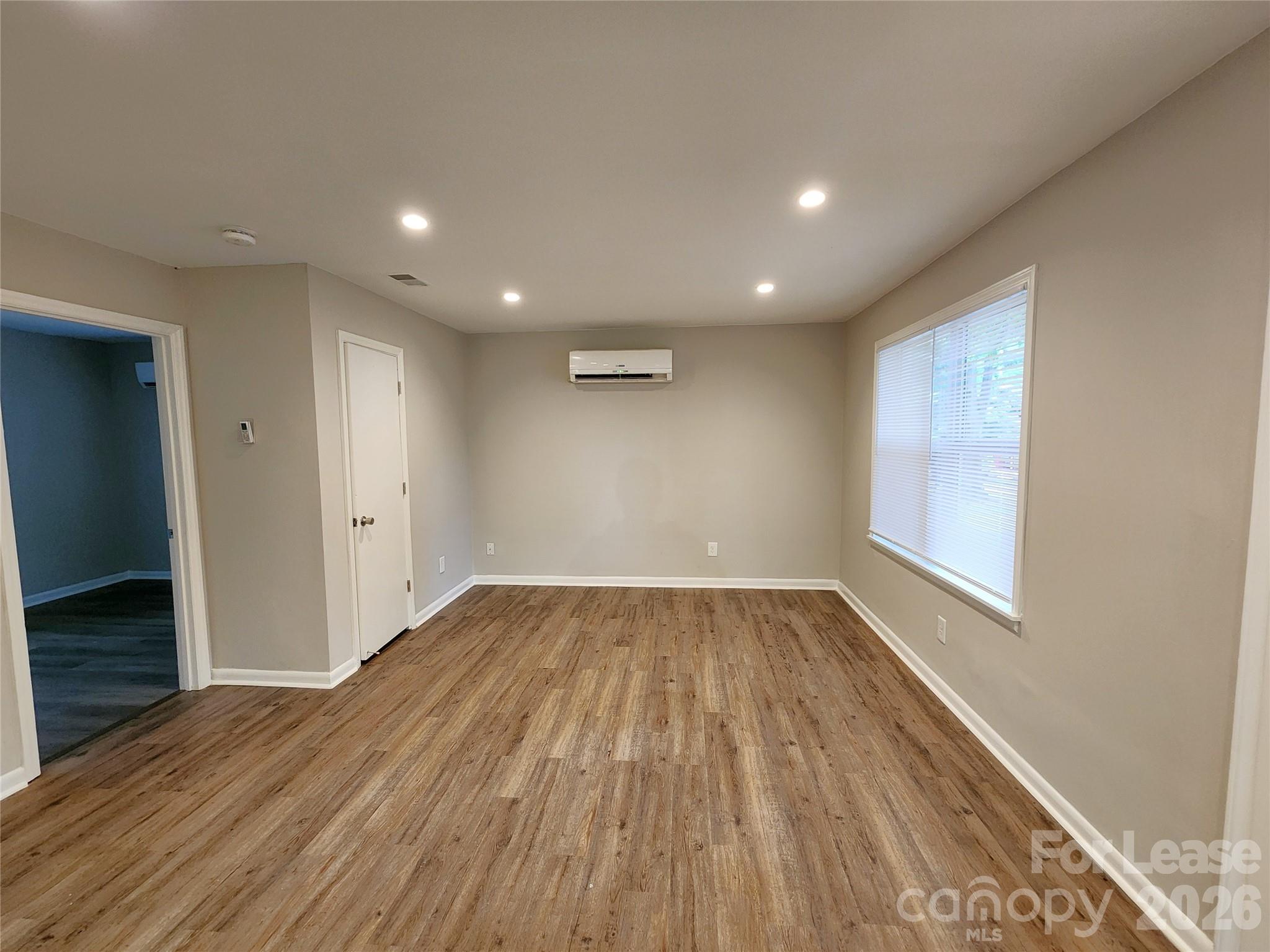 1531 E Liberty Street Property Photo 5