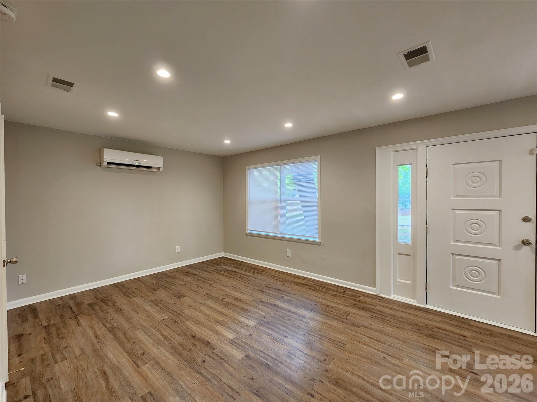 1531 E Liberty Street Property Photo 6