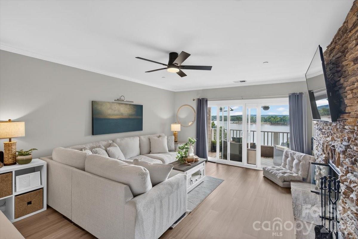 9709 Emerald Point Drive 8 Property Photo 19