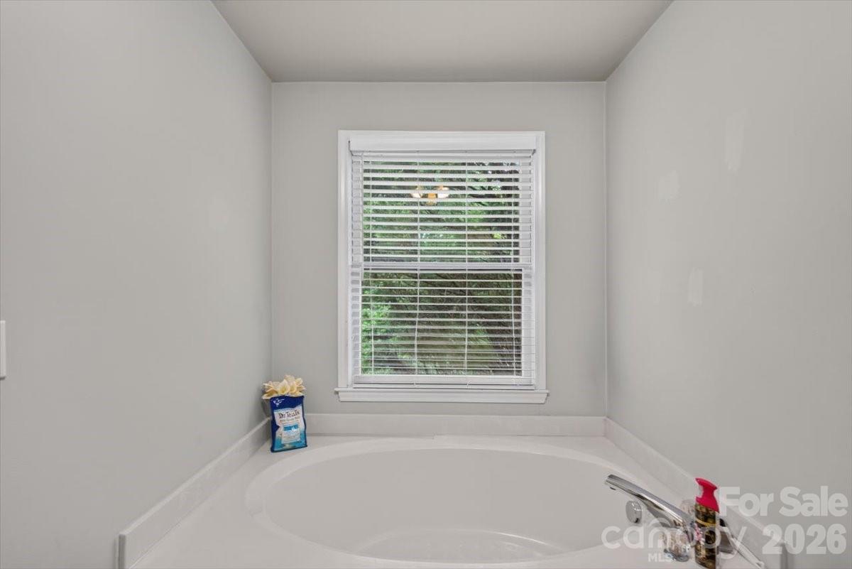 9709 Emerald Point Drive 8 Property Photo 27