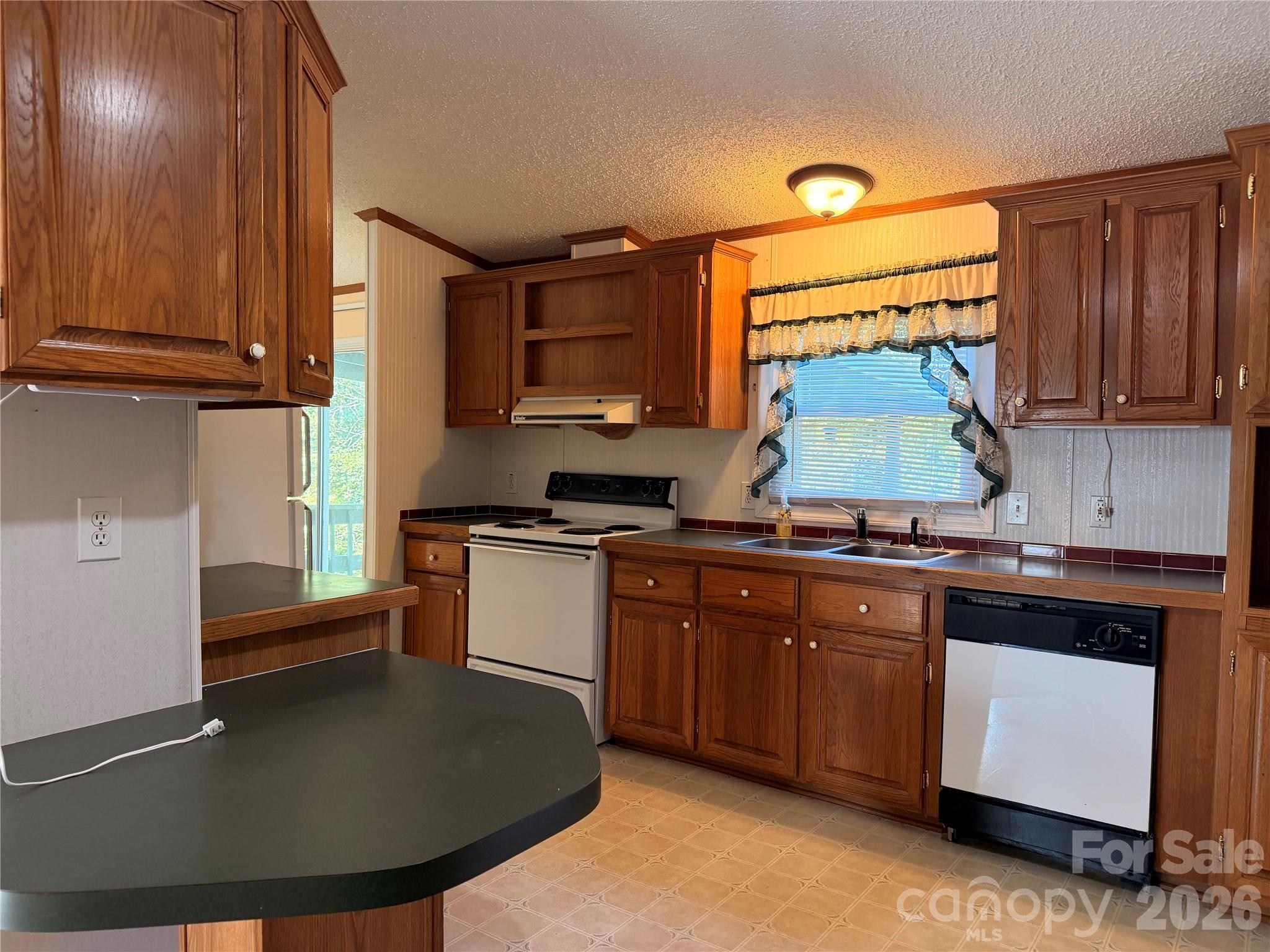 4851 Mounira Avenue Property Photo 9