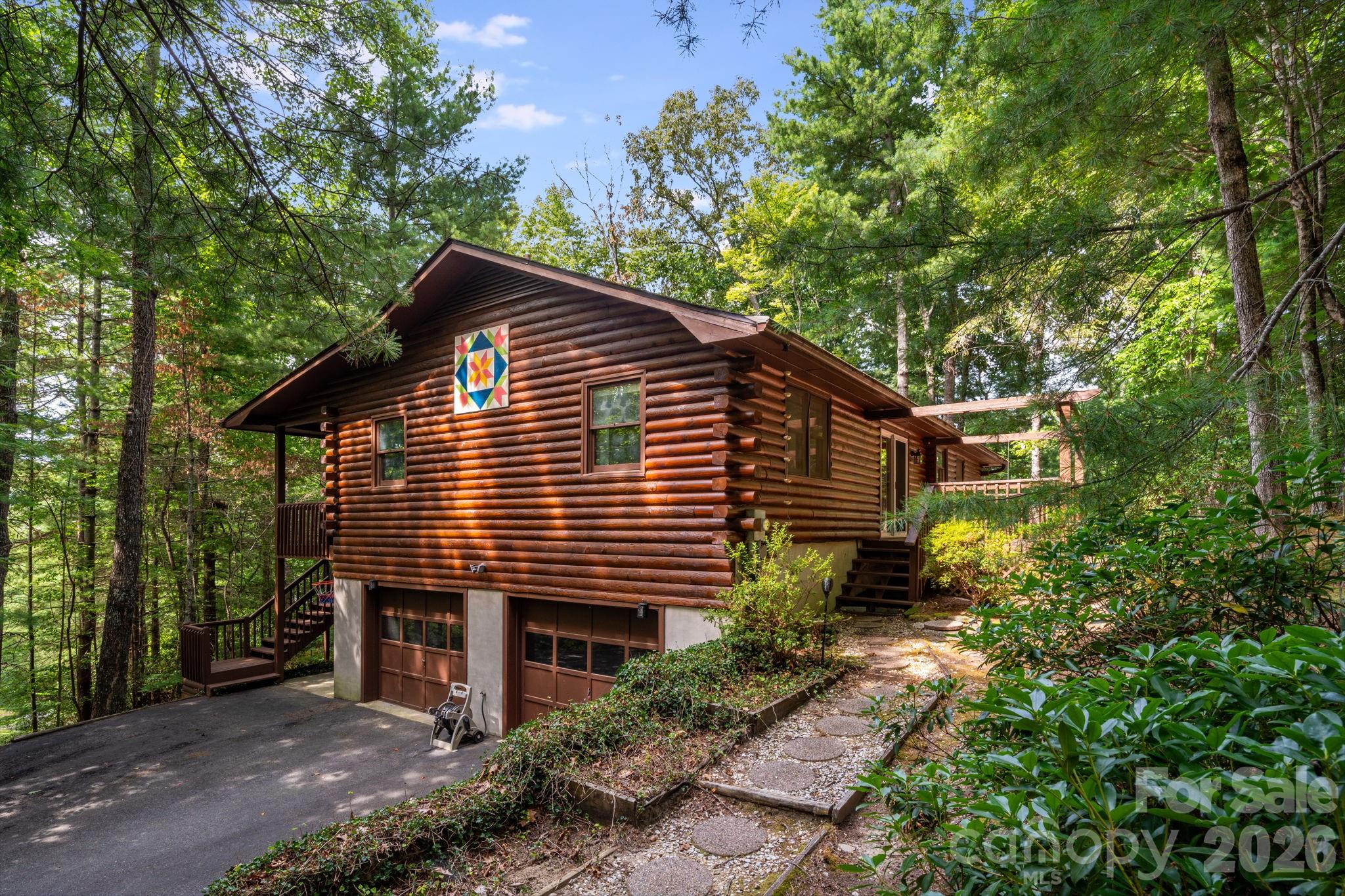 423 Rambling Drive Property Photo 1