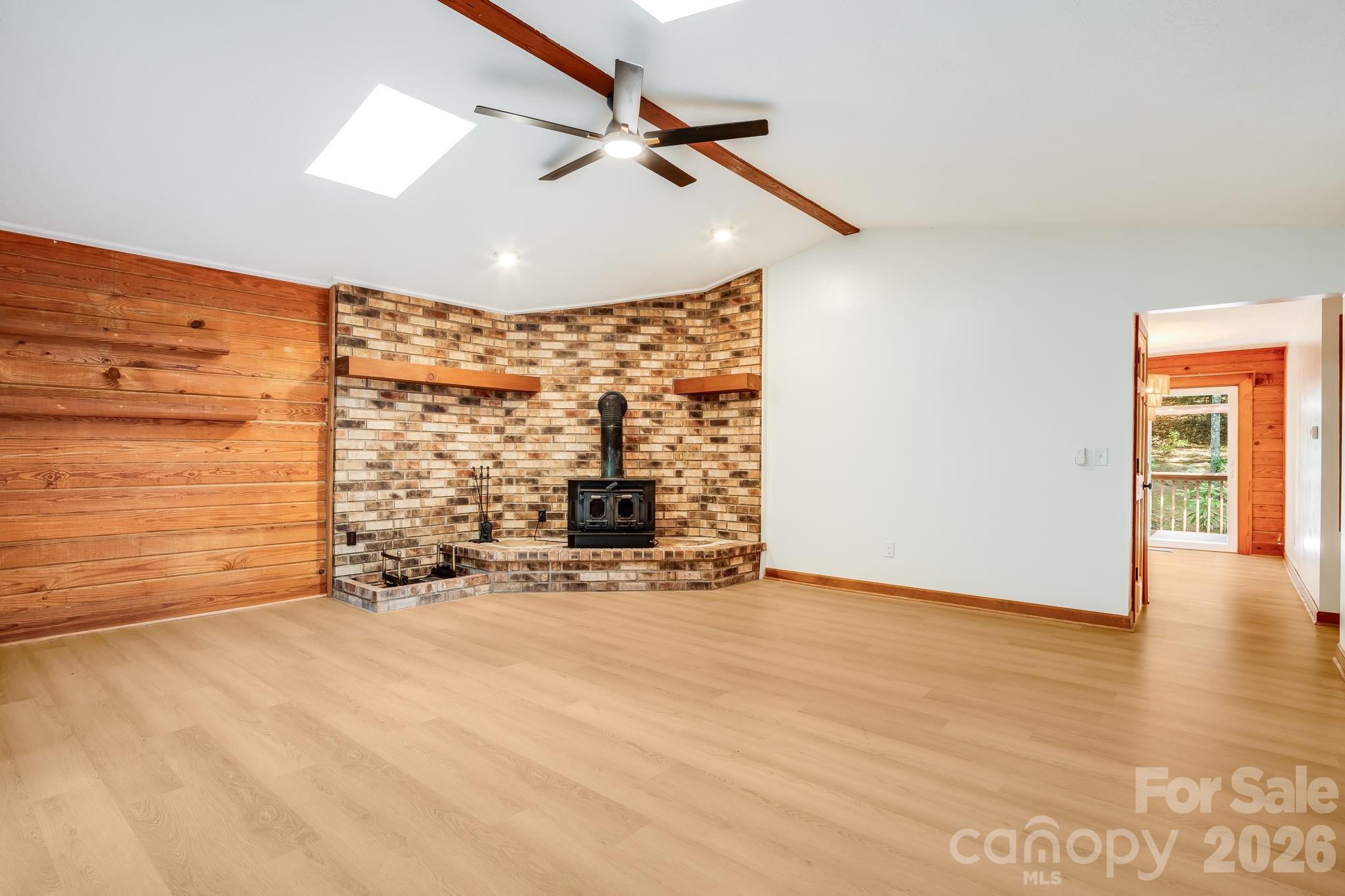 423 Rambling Drive Property Photo 8