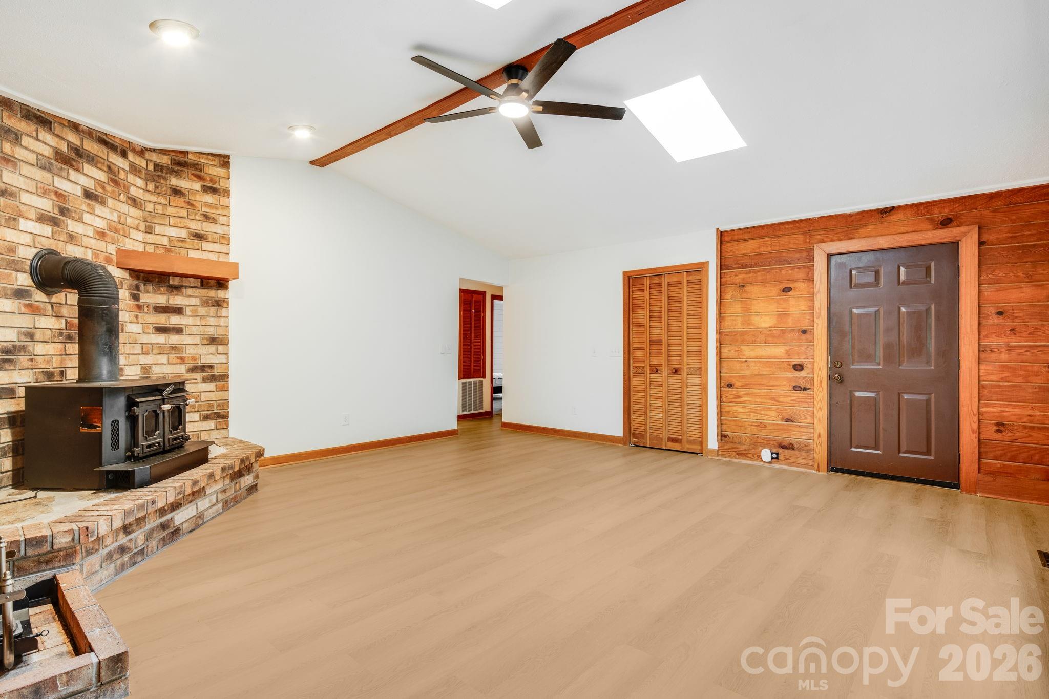 423 Rambling Drive Property Photo 9