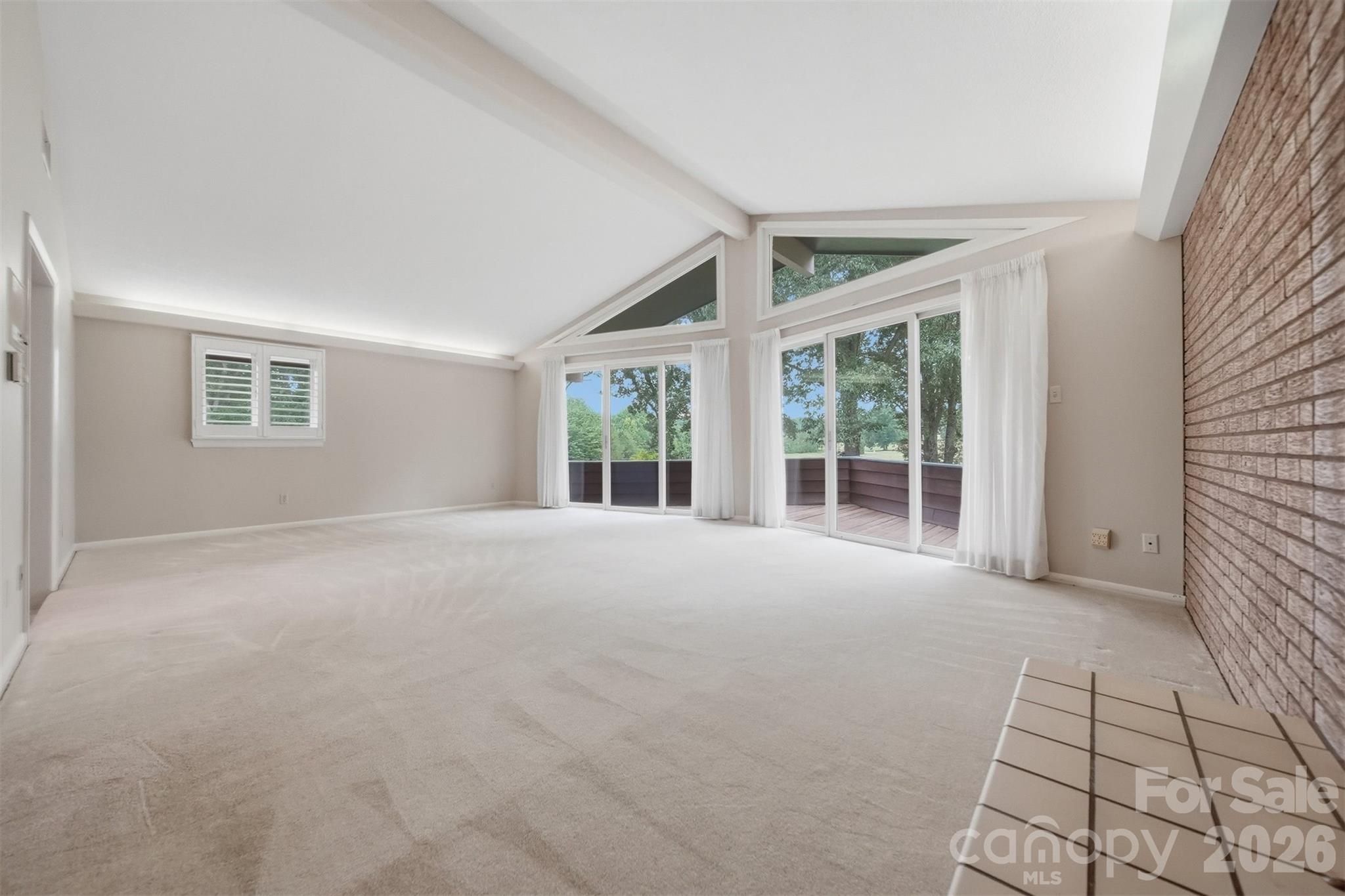 6859 River Bend Road Property Photo 6