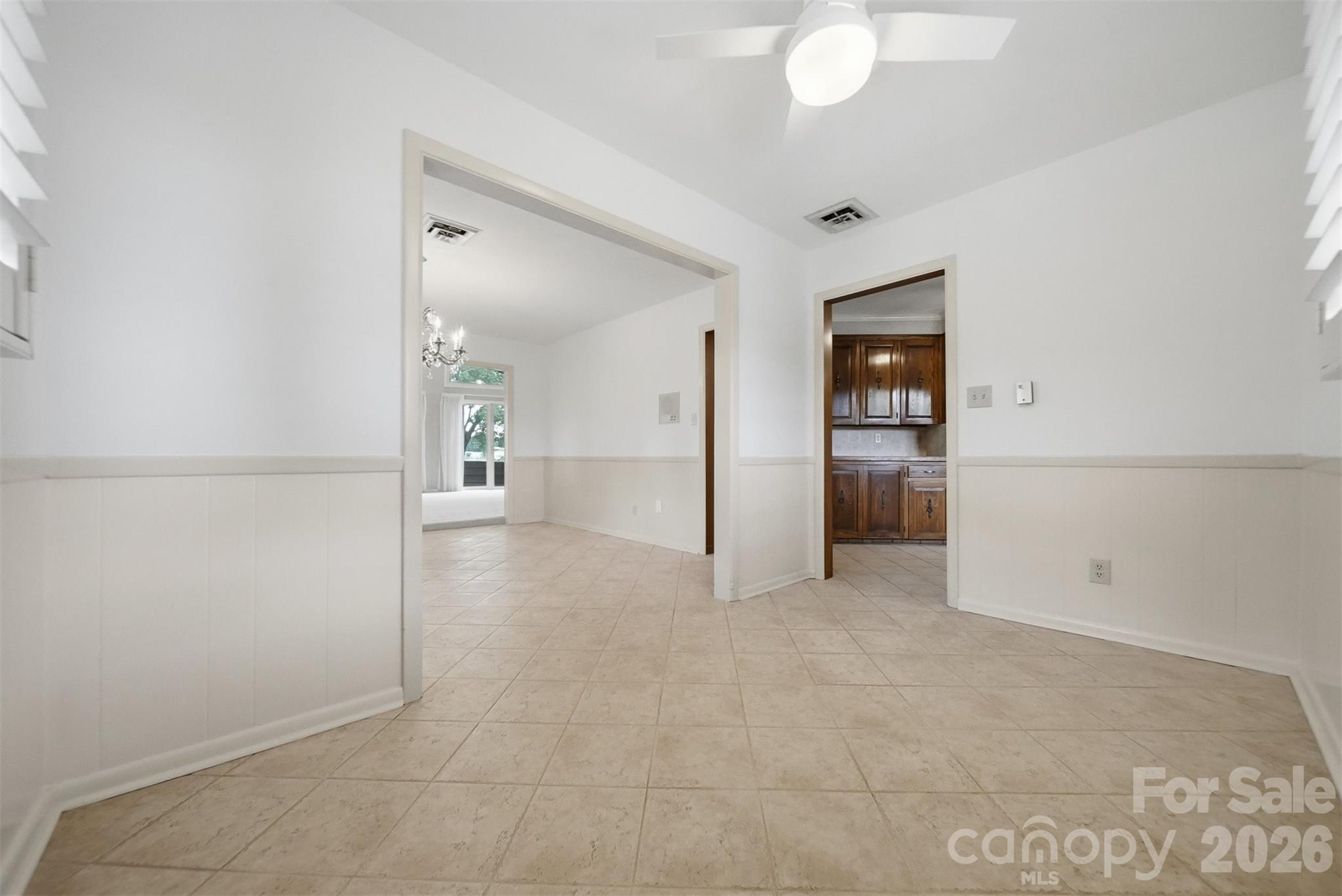 6859 River Bend Road Property Photo 11