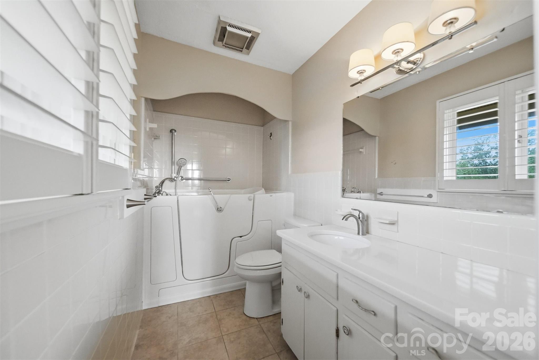 6859 River Bend Road Property Photo 18