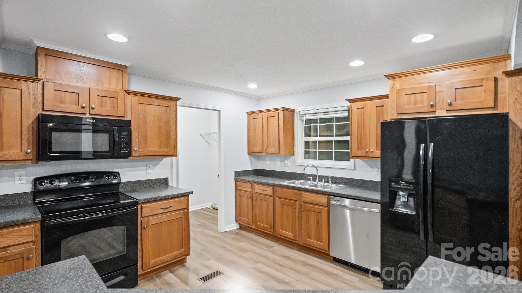 1185 Galway Lane Property Photo 10