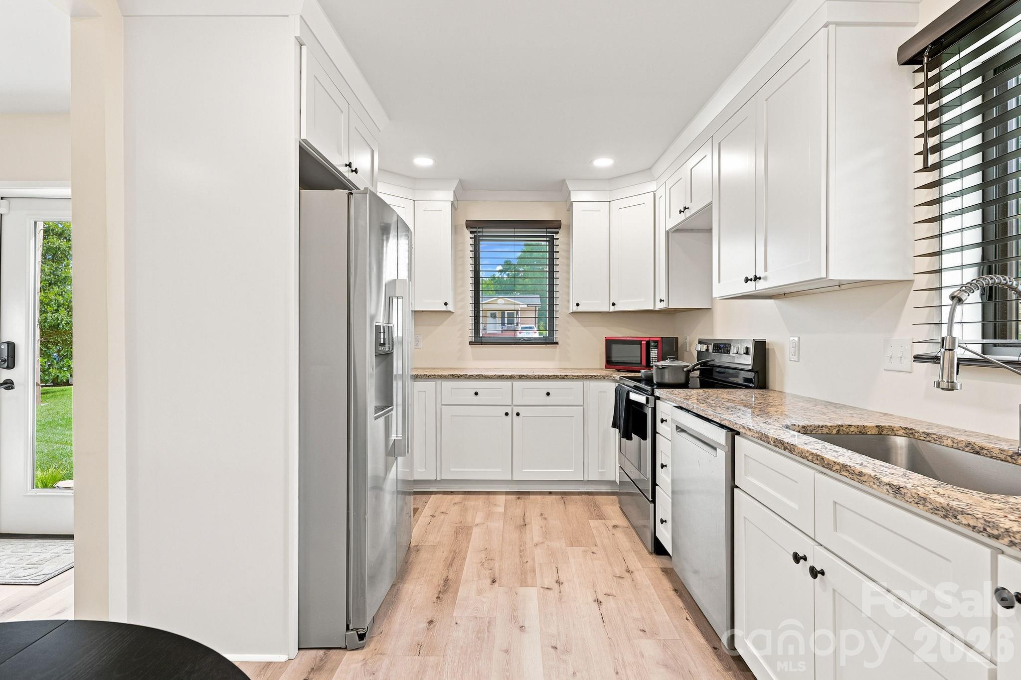 108 W Lee Avenue Property Photo 8