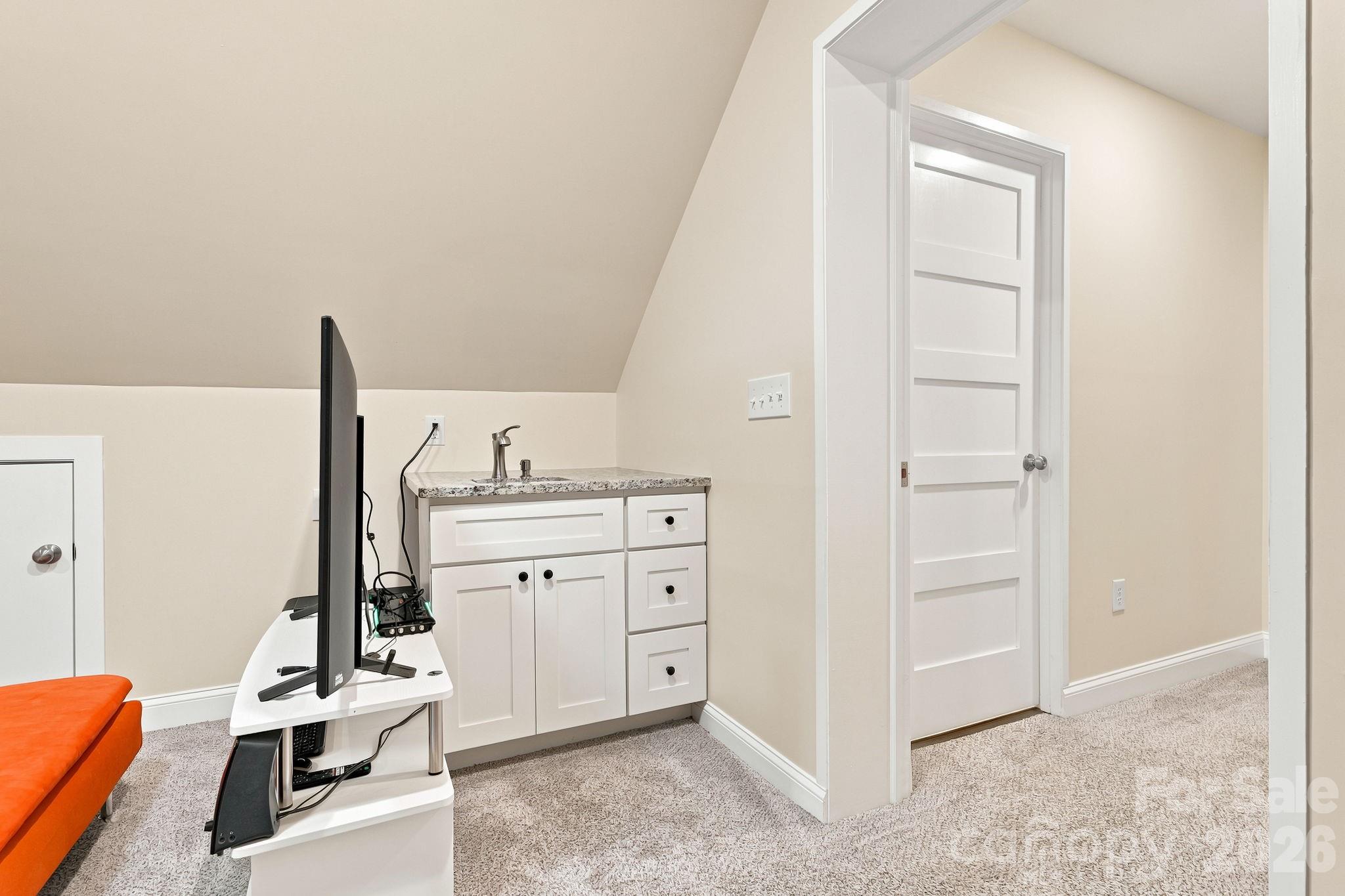 108 W Lee Avenue Property Photo 26