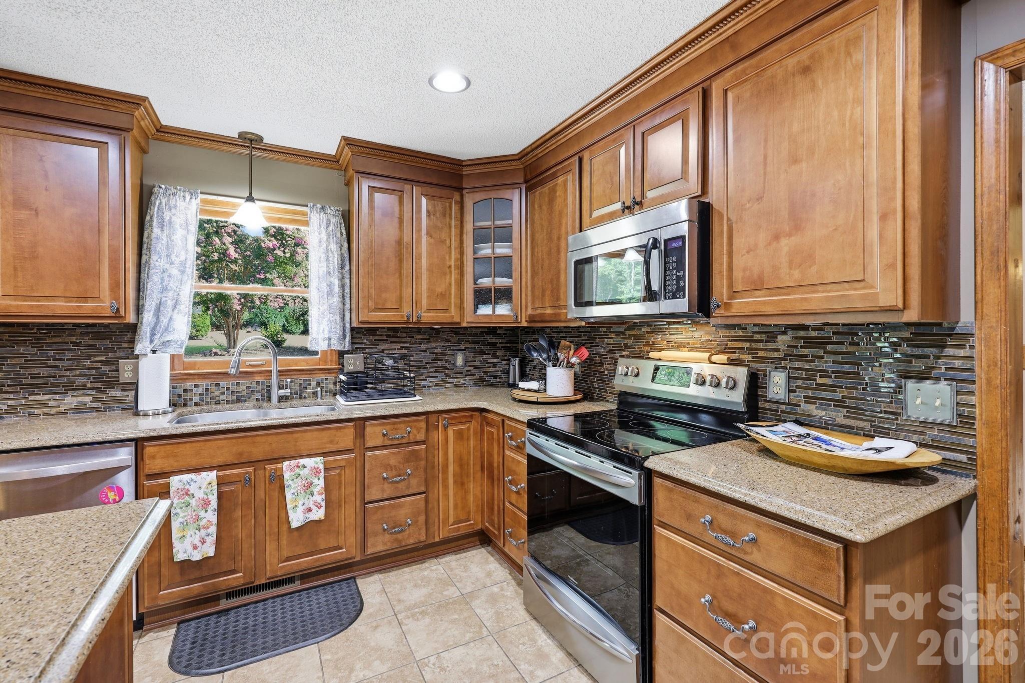 798 Worley Road Property Photo 9