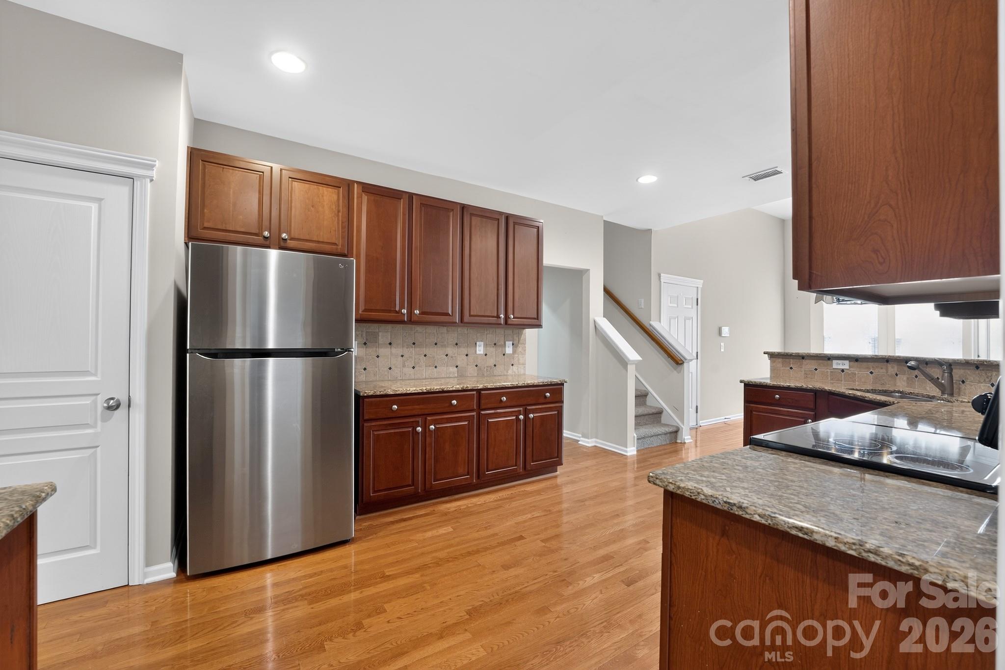 5918 Phyliss Lane Property Photo 4