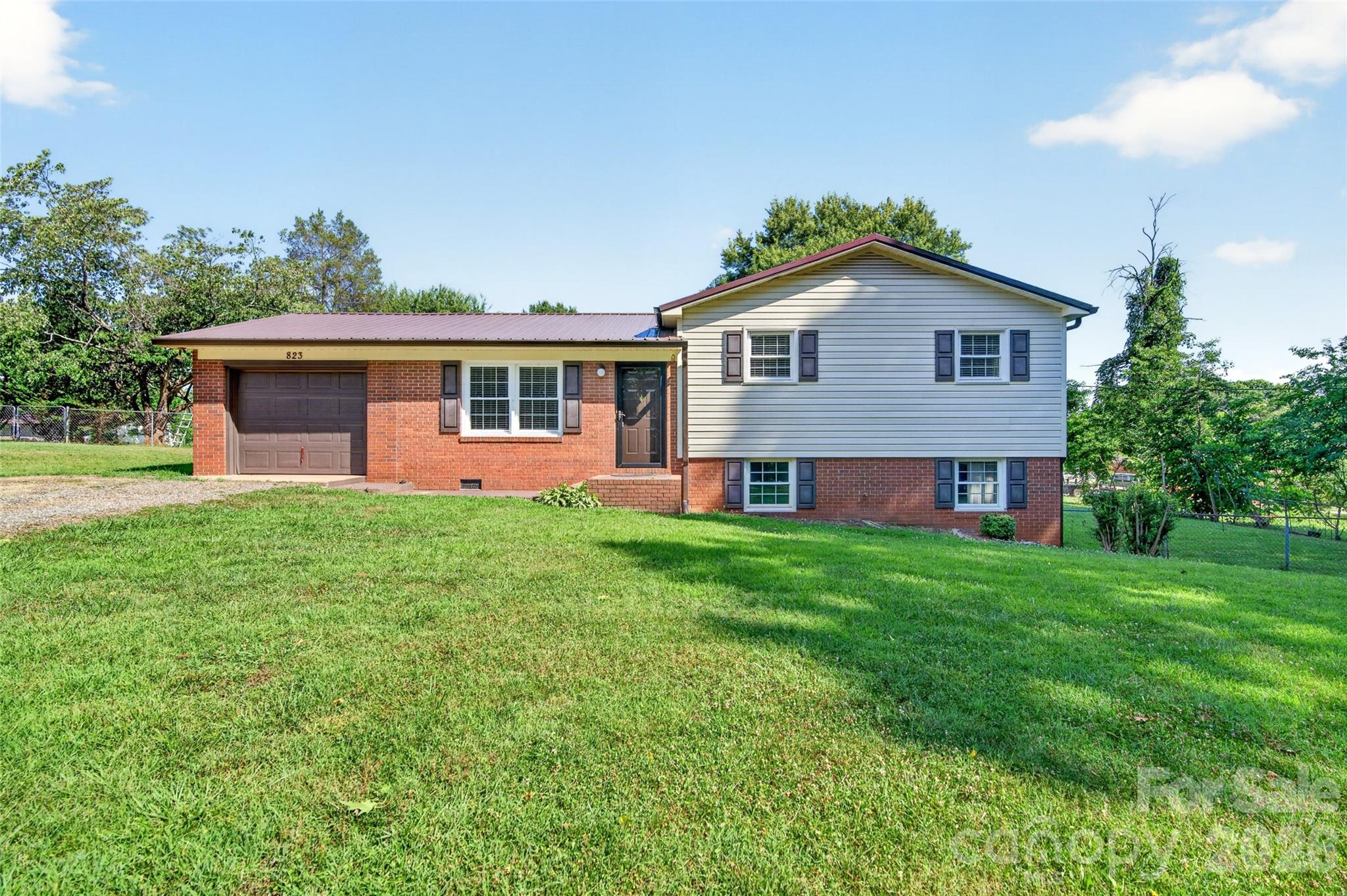 823 Flint Drive Property Photo 1