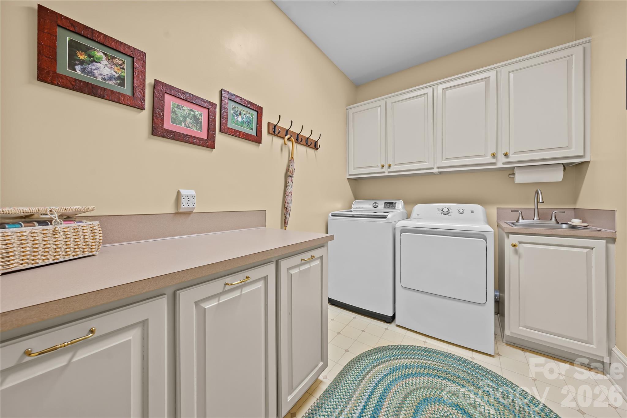 881 Handy Road Property Photo 14