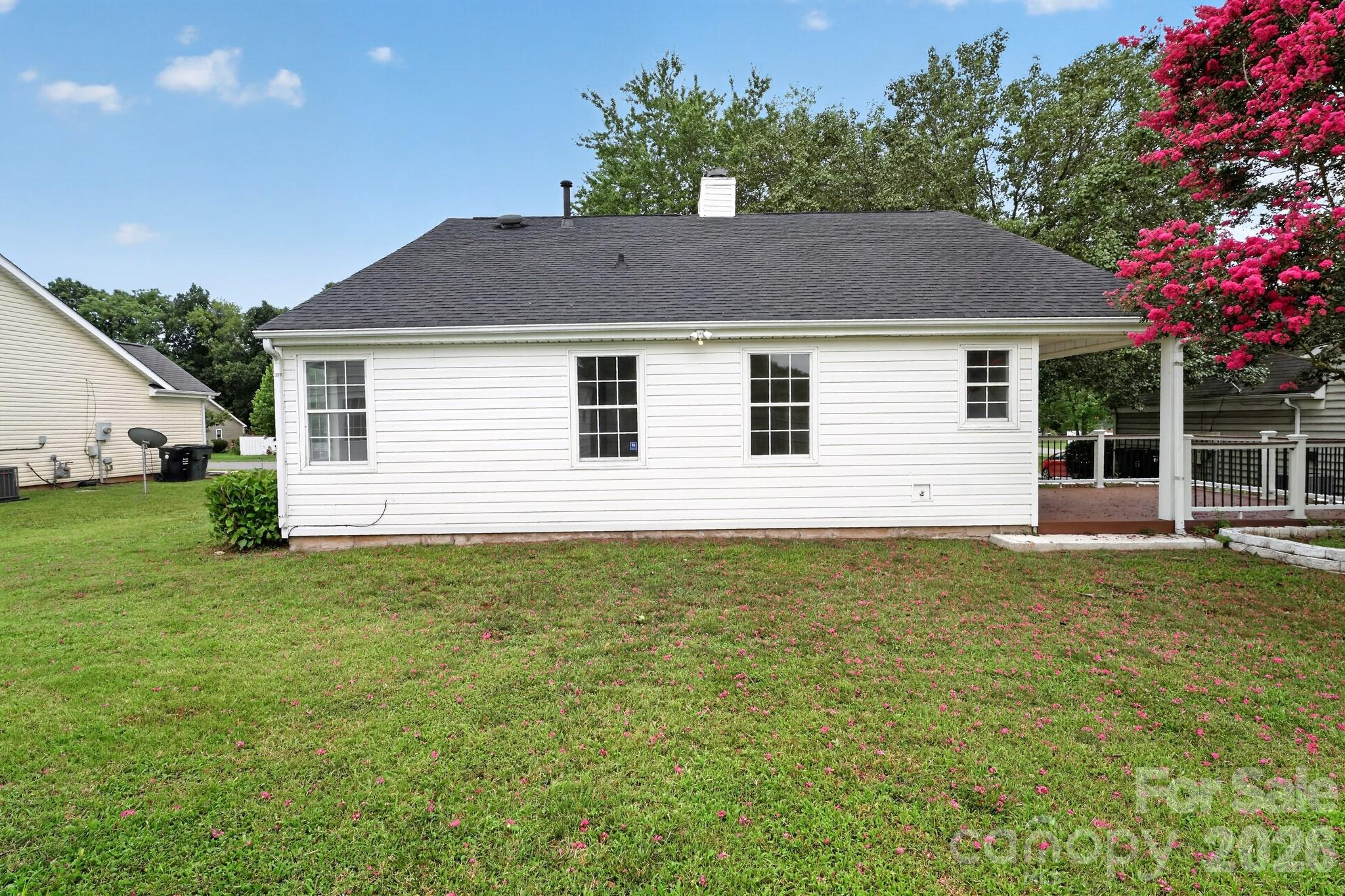 556 Viking Drive Property Photo 14