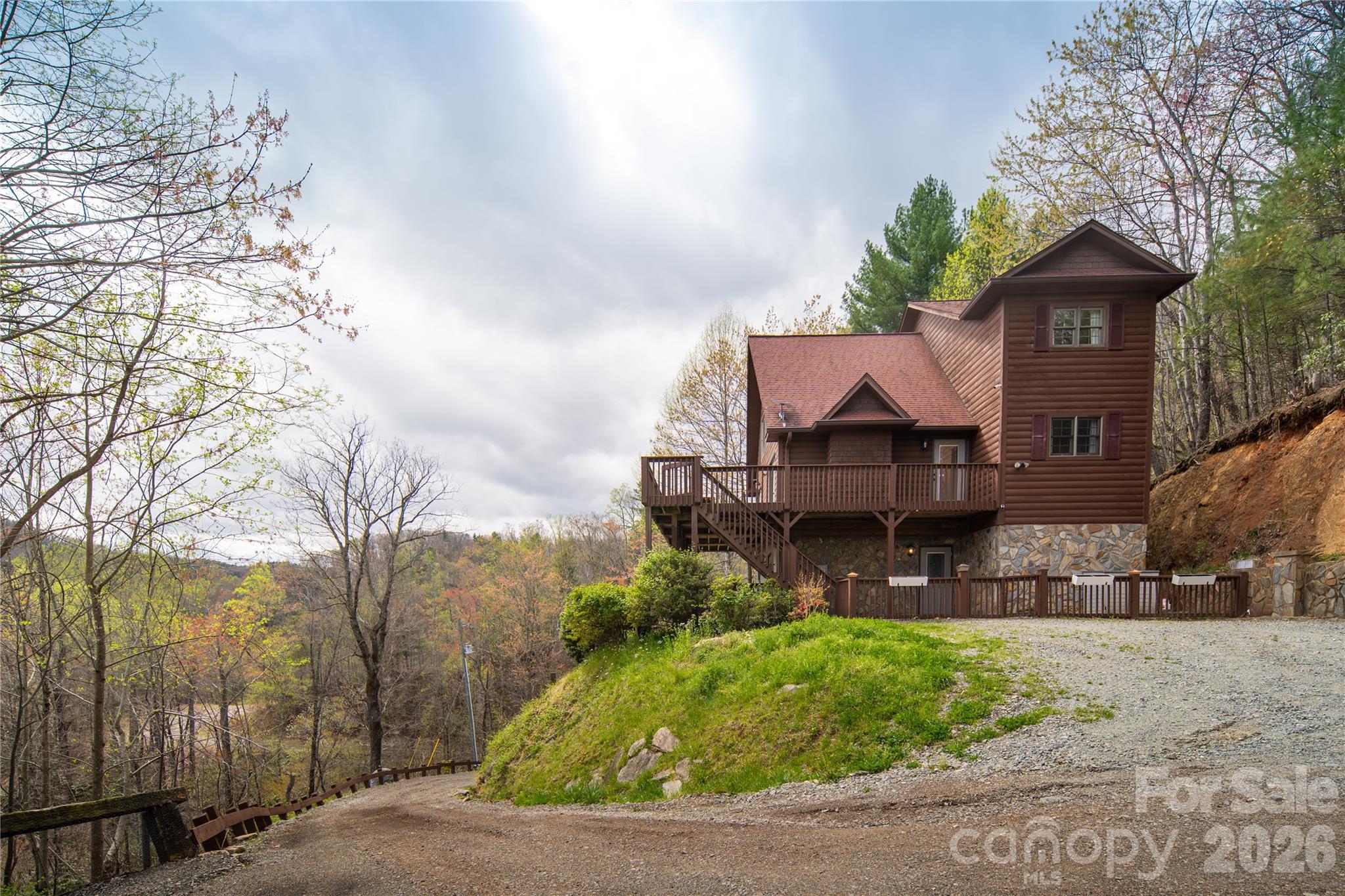 6006 Waterfalls Road Property Photo 4