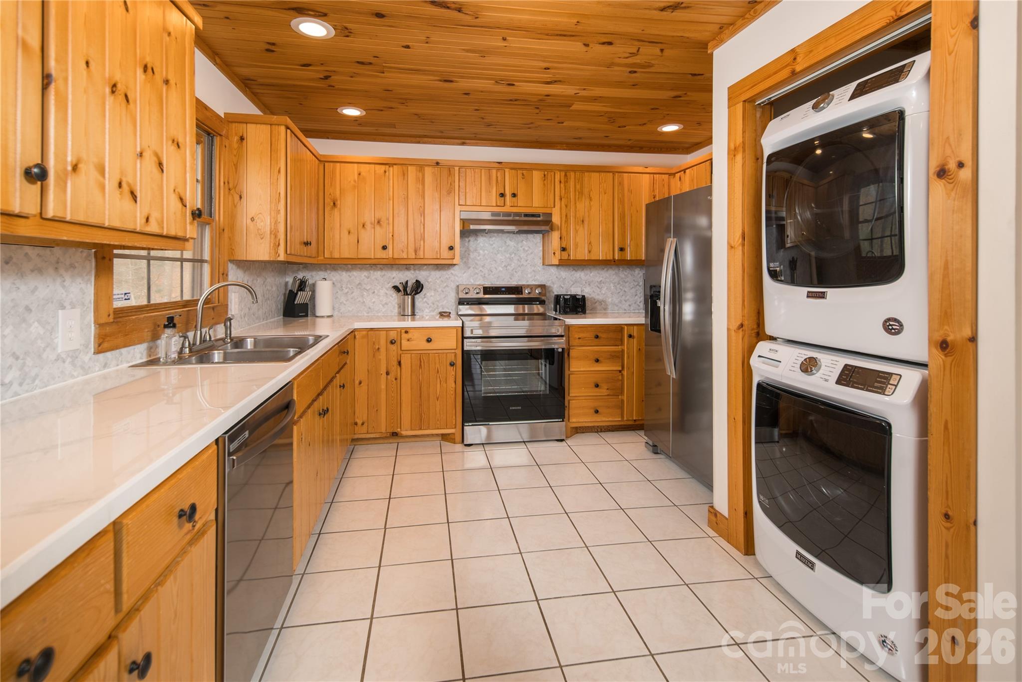 6006 Waterfalls Road Property Photo 6