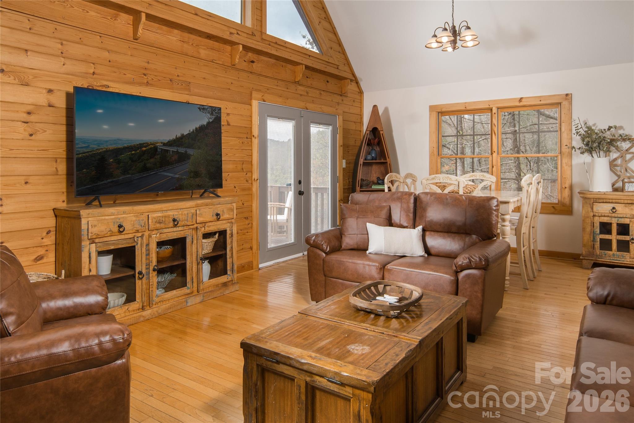 6006 Waterfalls Road Property Photo 16