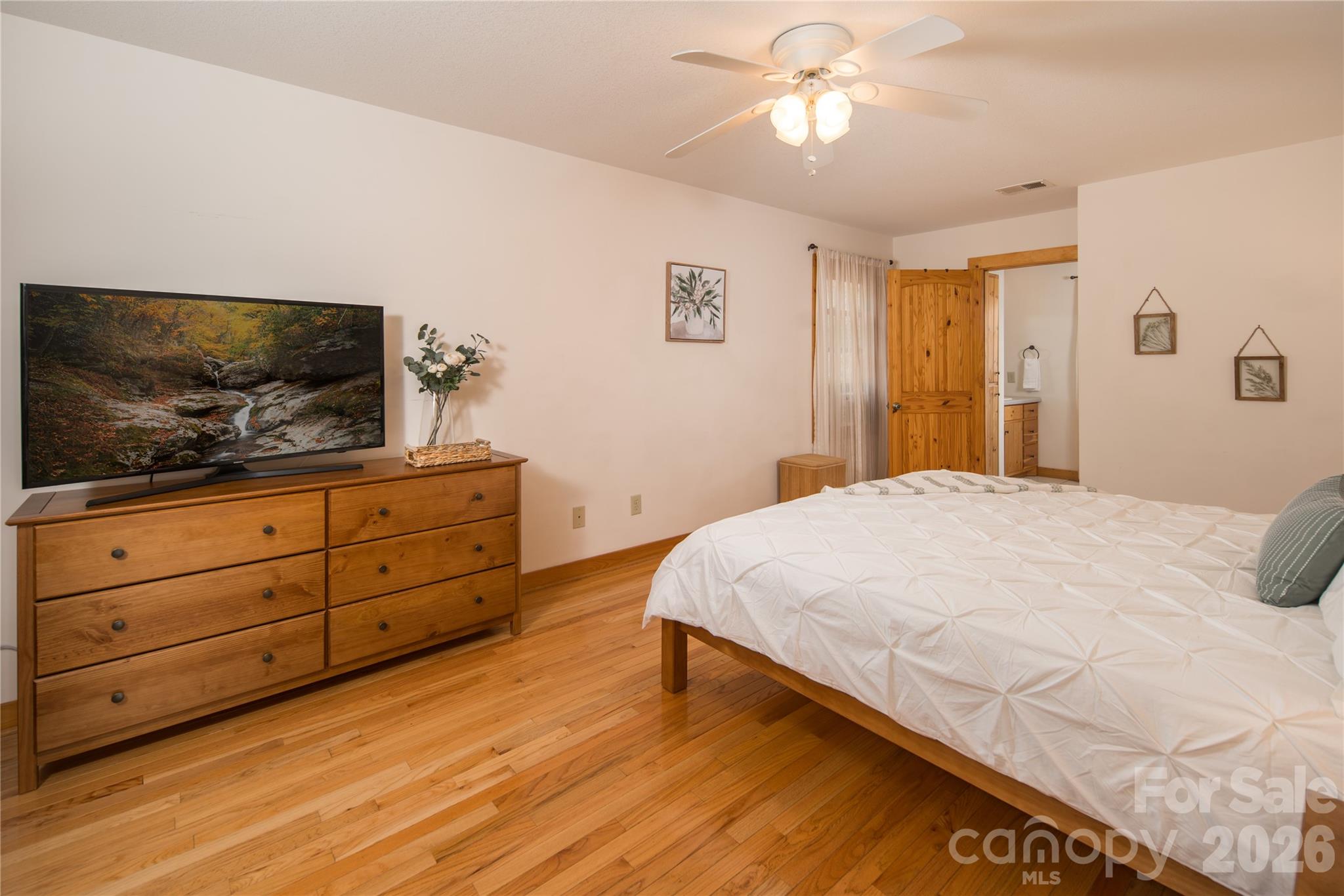6006 Waterfalls Road Property Photo 17
