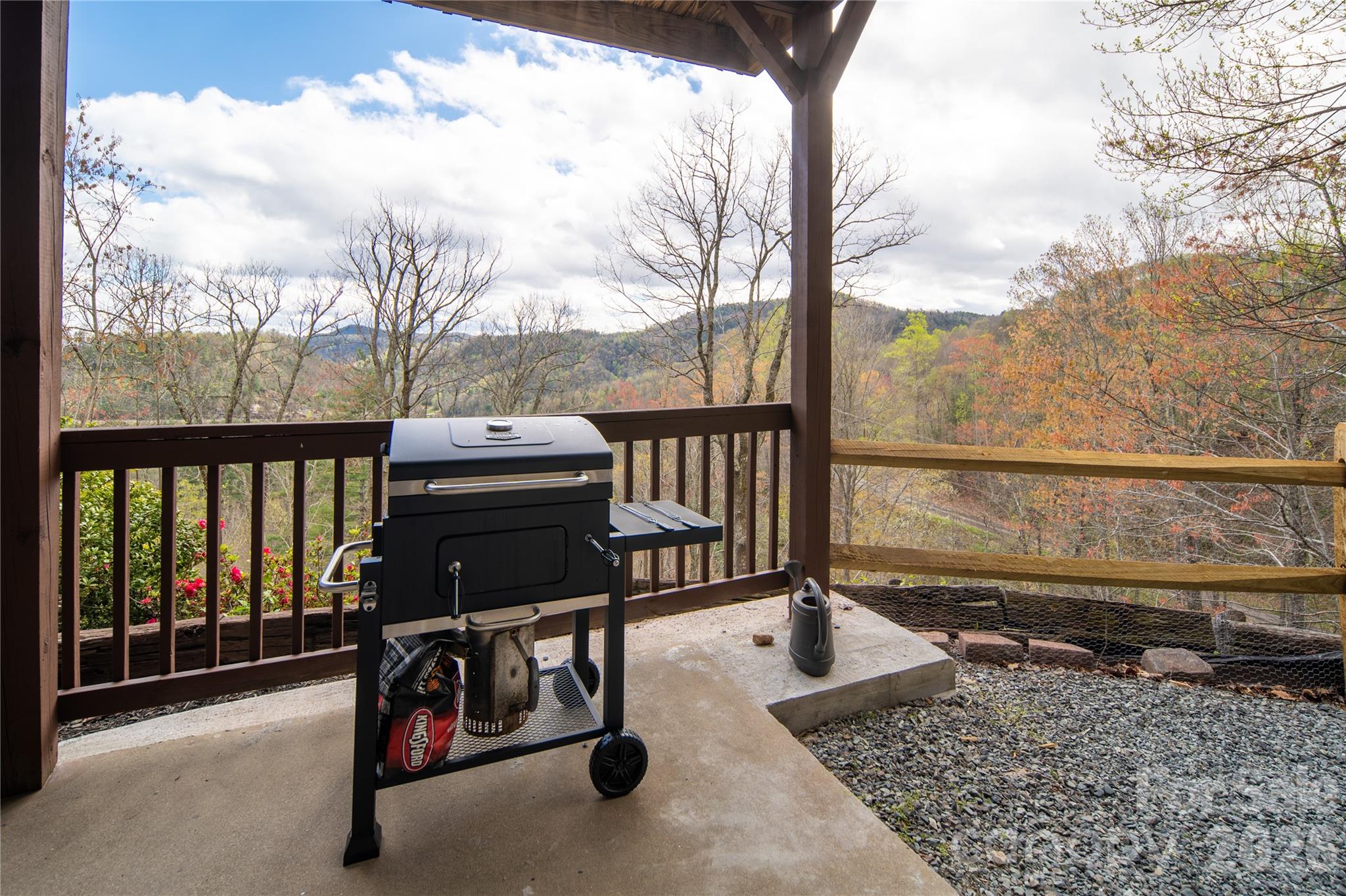 6006 Waterfalls Road Property Photo 36