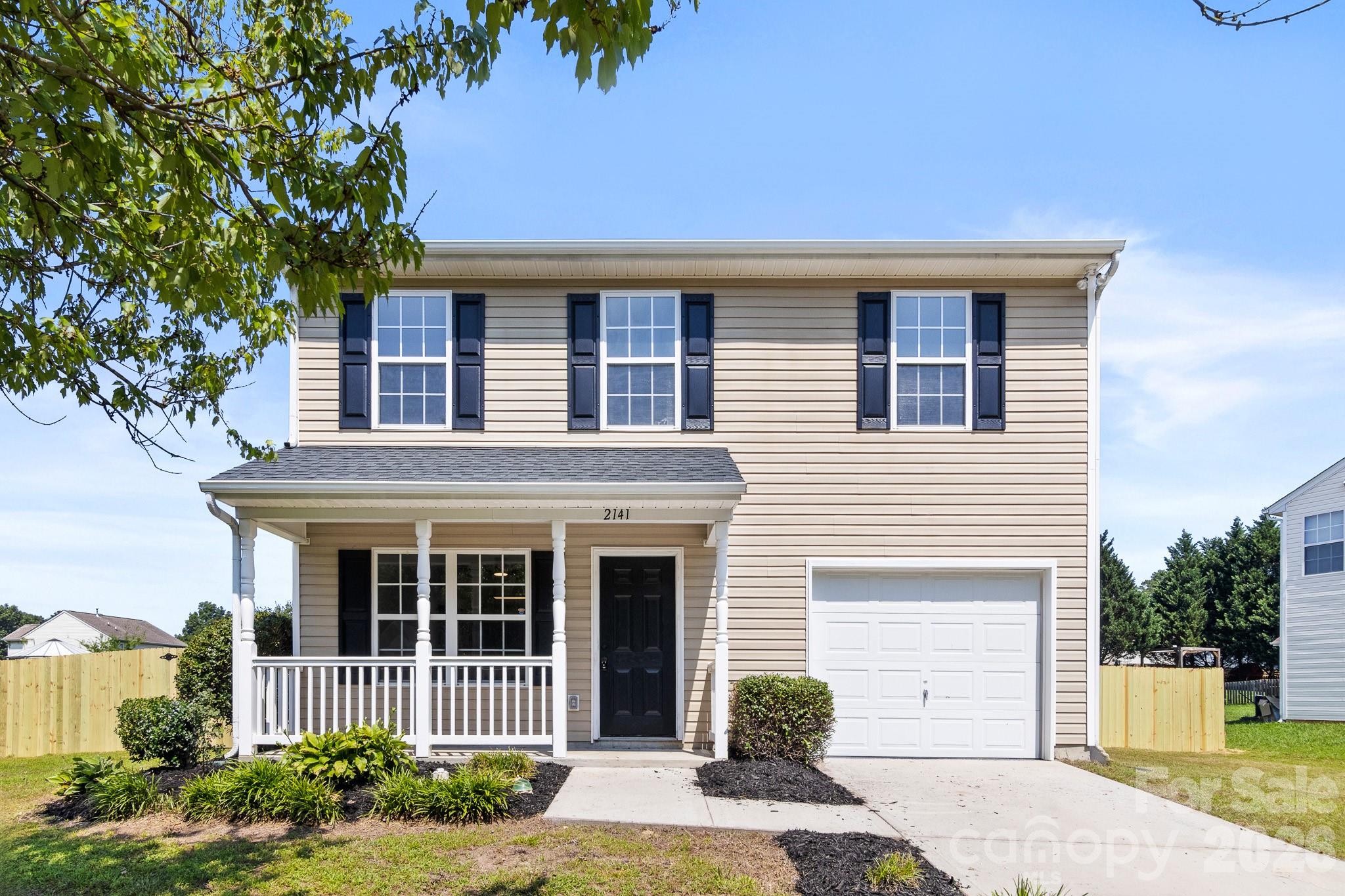 2141 Mallard Pointe Drive Property Photo 1
