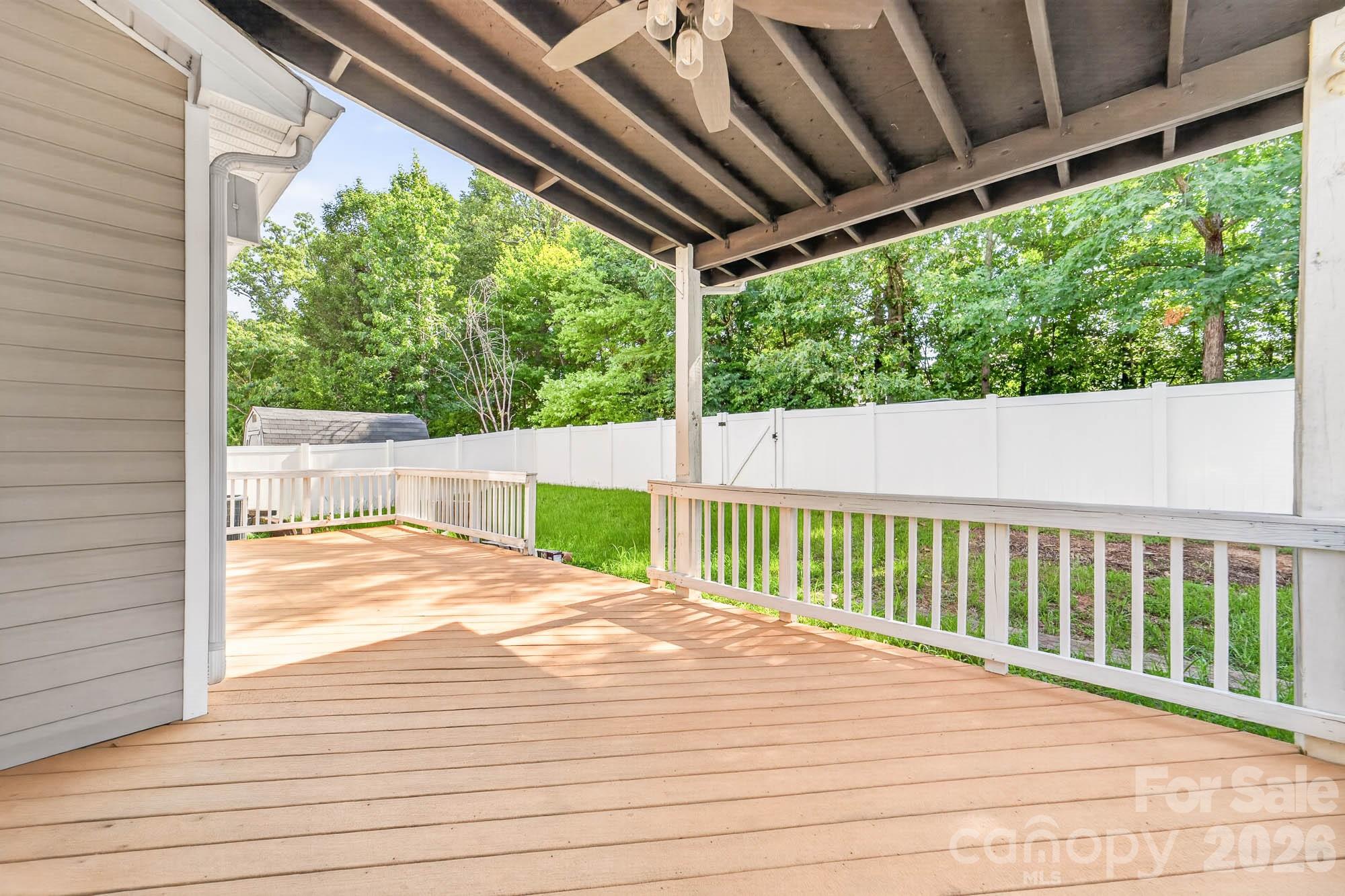 4708 Kiddle Lane Property Photo 6