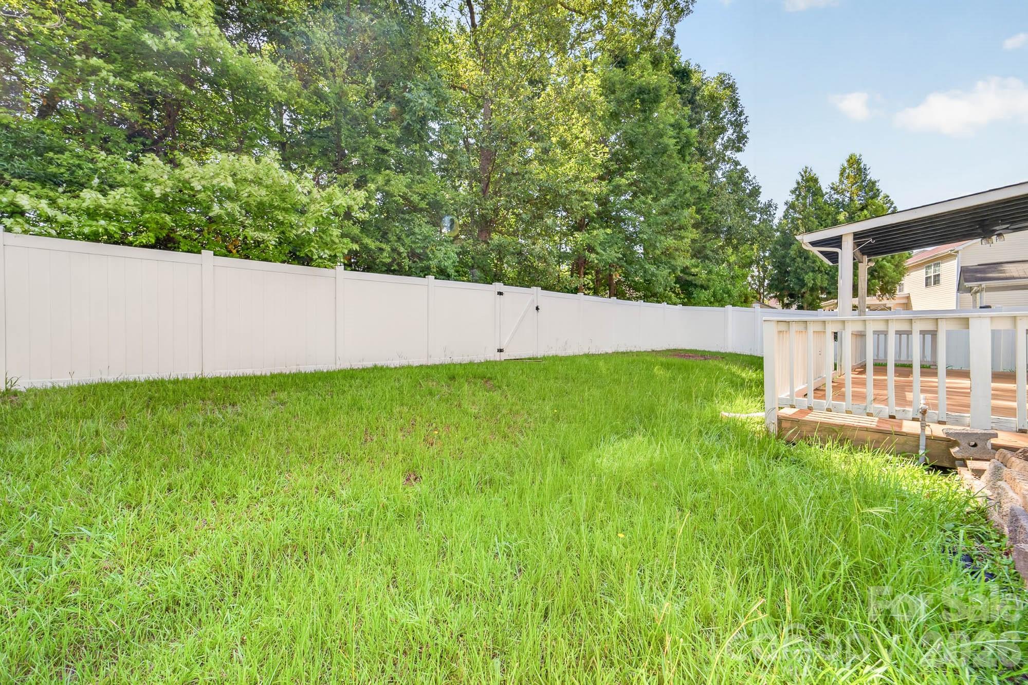 4708 Kiddle Lane Property Photo 8