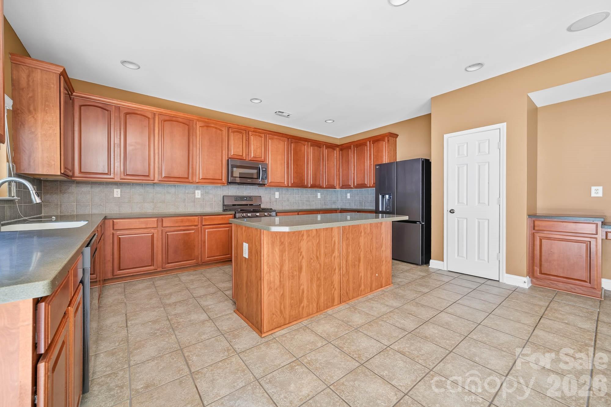 4708 Kiddle Lane Property Photo 17