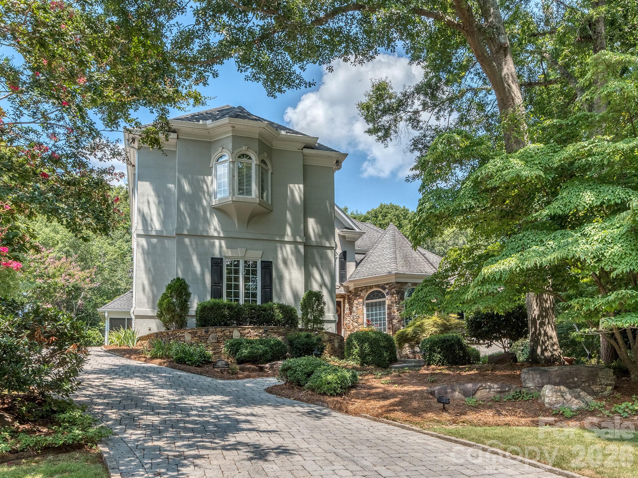 5904 Cabell View Court Property Photo 1