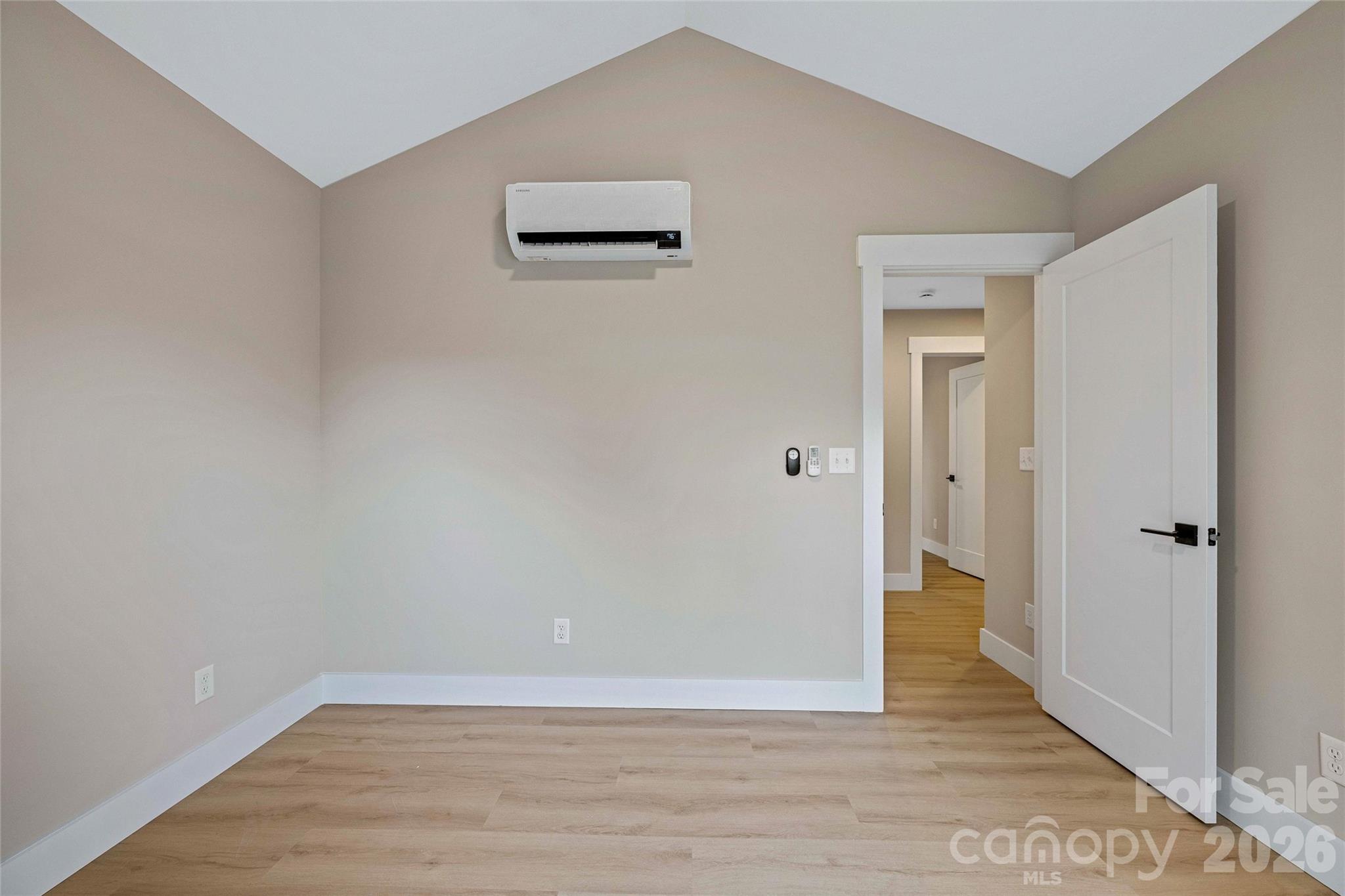 13 Baldwin Street Property Photo 43