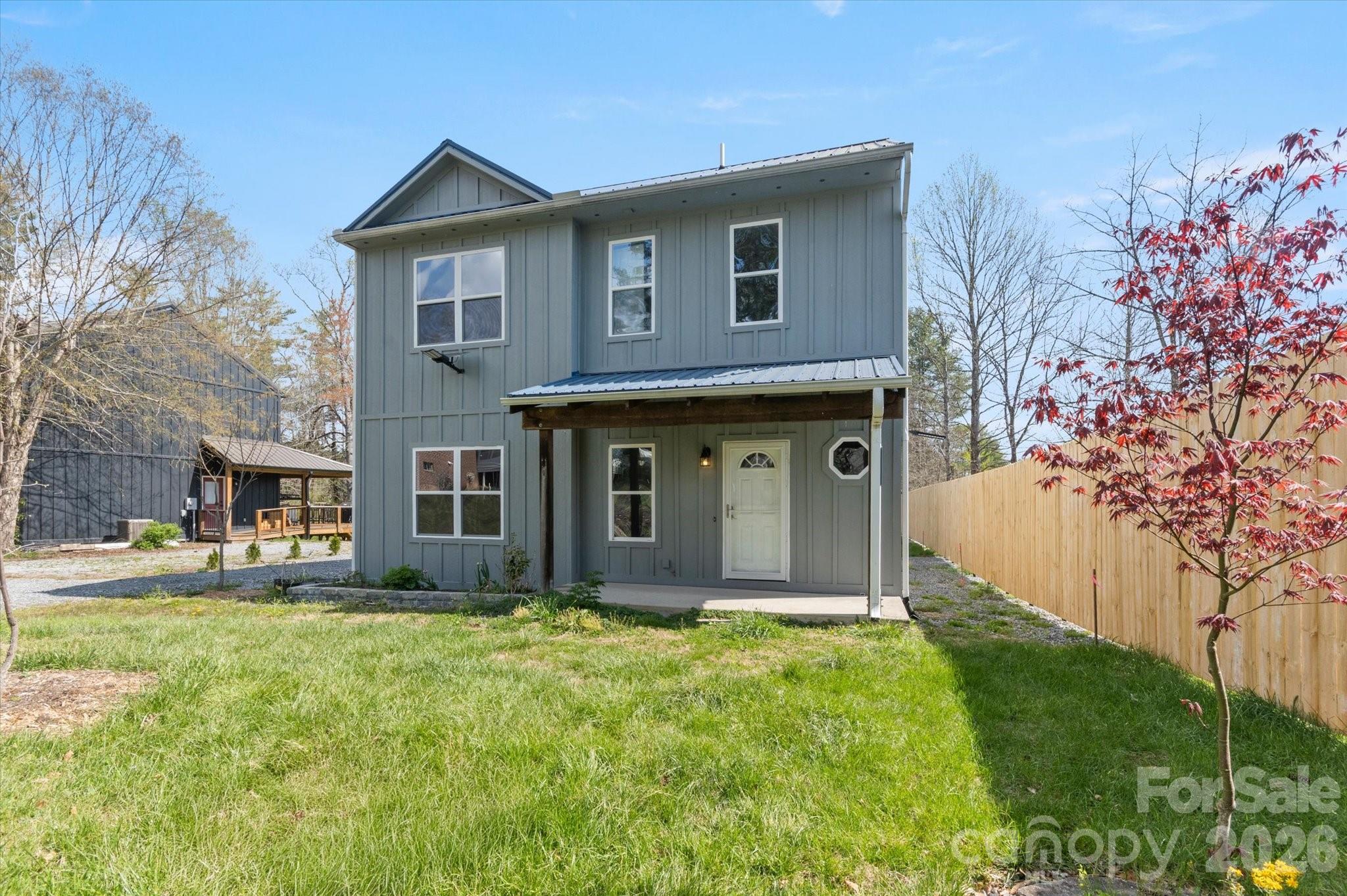 84 Poplar Street Property Photo 1